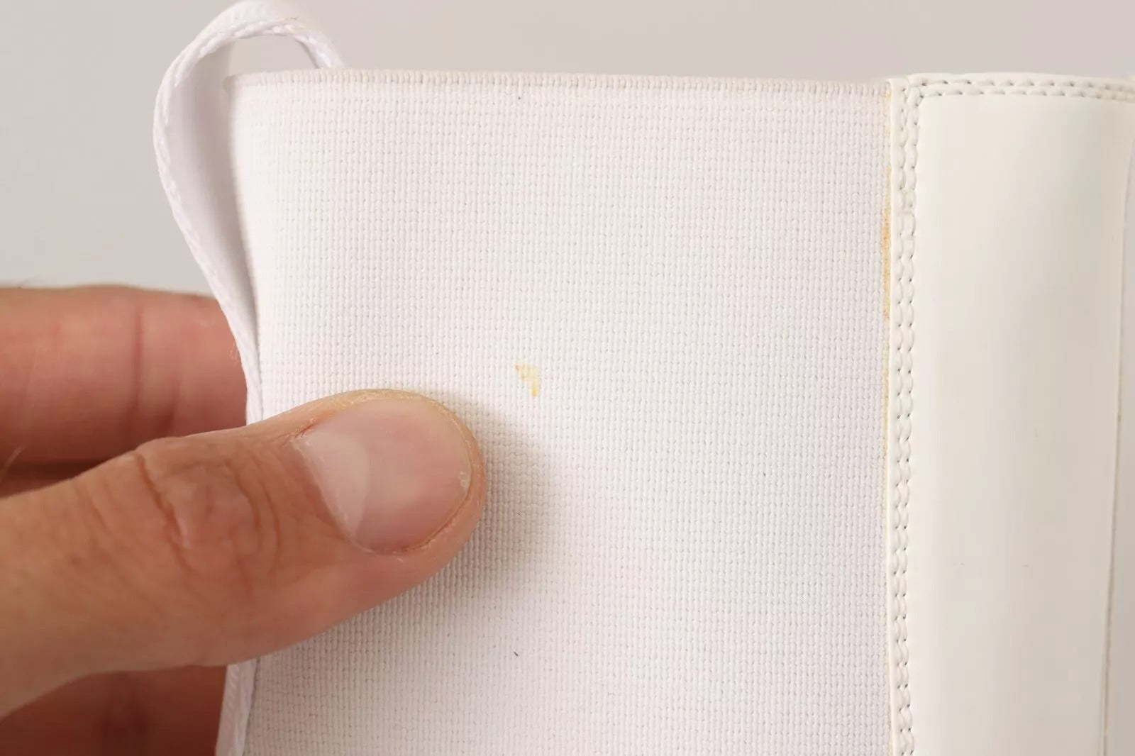 GCDS Weißes Leder Stoff Rot Logo Absatz Stiefeletten Schuhe