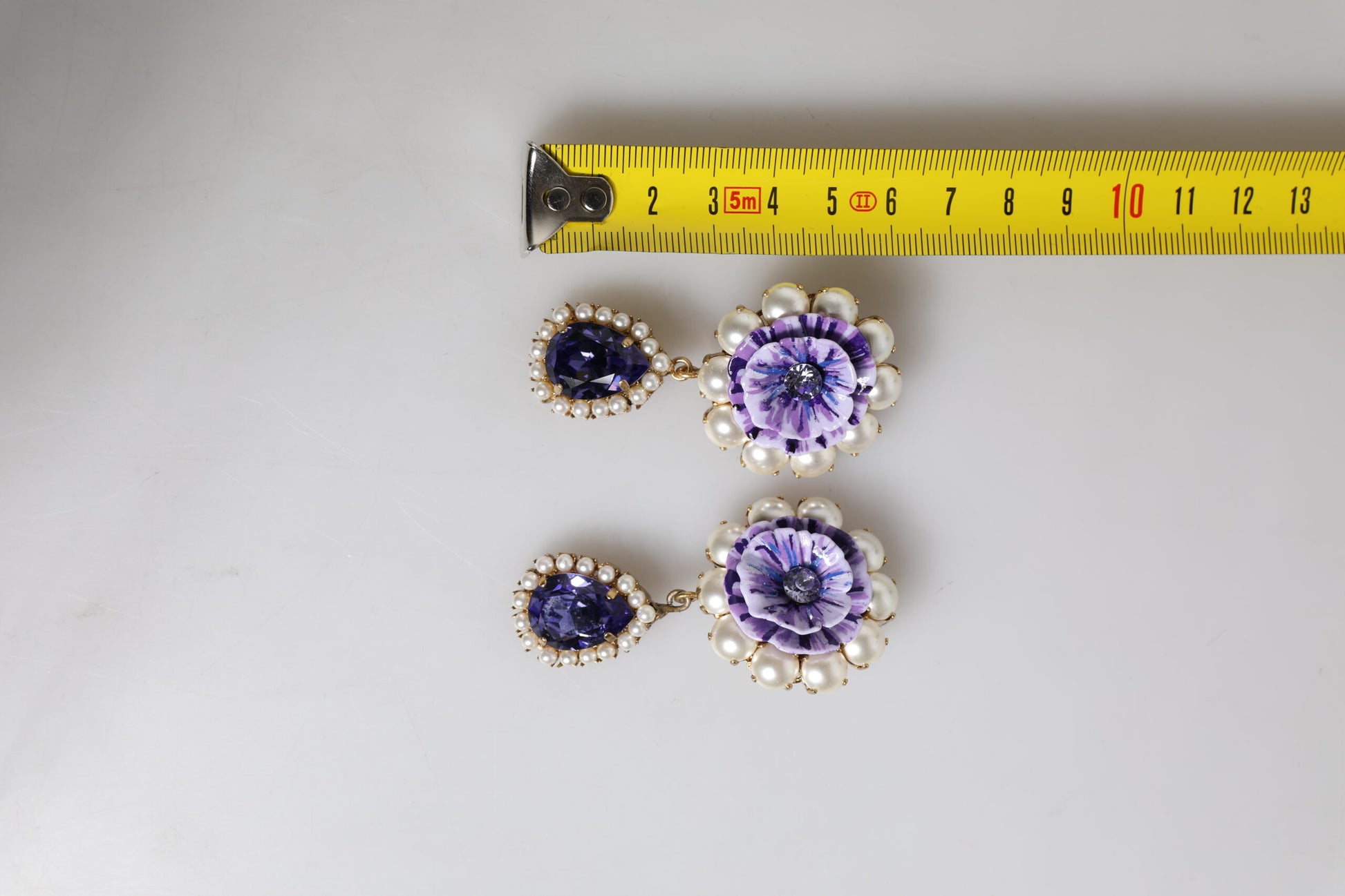 Dolce & Gabbana Lila Blume Perle Teardrop Kristalle Clip auf Ohrringe