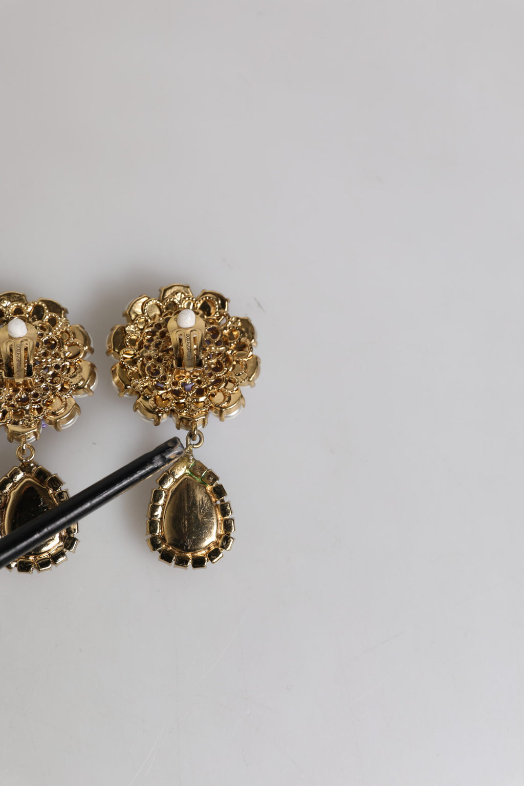 Dolce & Gabbana Lila Blume Perle Teardrop Kristalle Clip auf Ohrringe