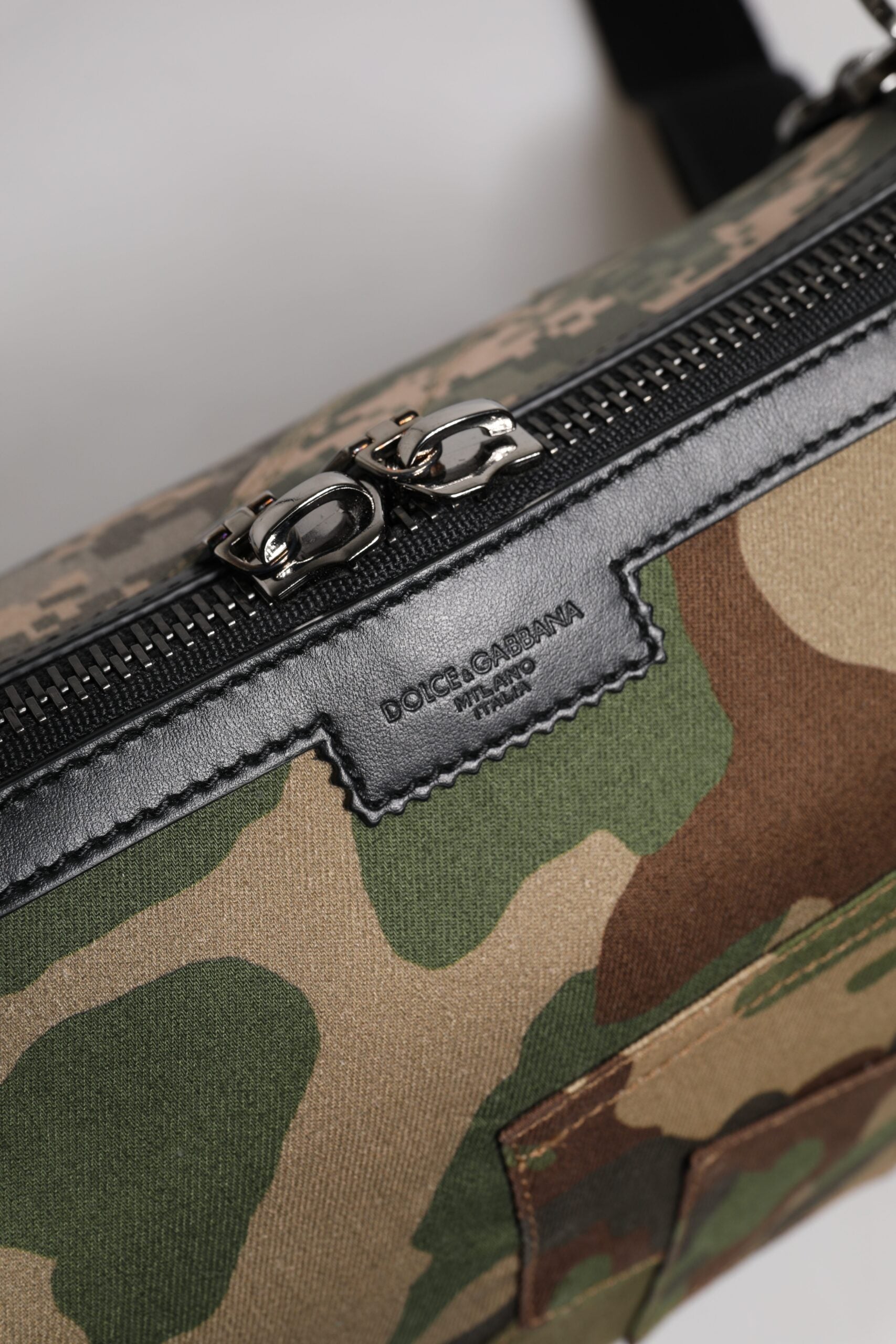 Dolce & Gabbana Multicolor Camouflage Patchwork Umhängetasche