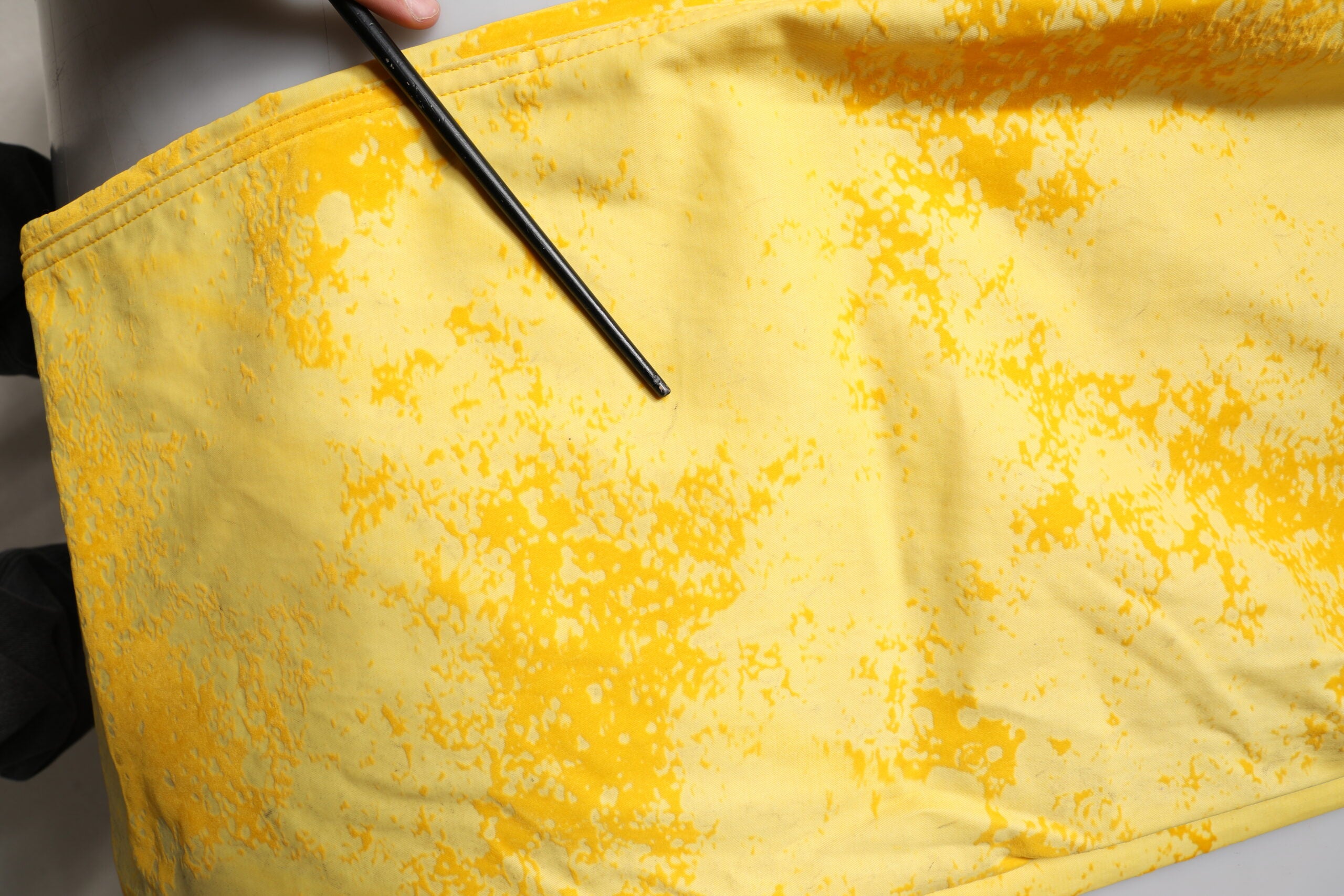 Dolce & Gabbana Gelbe Krawattenfärbung Baumwolle Straight Denim Jeans