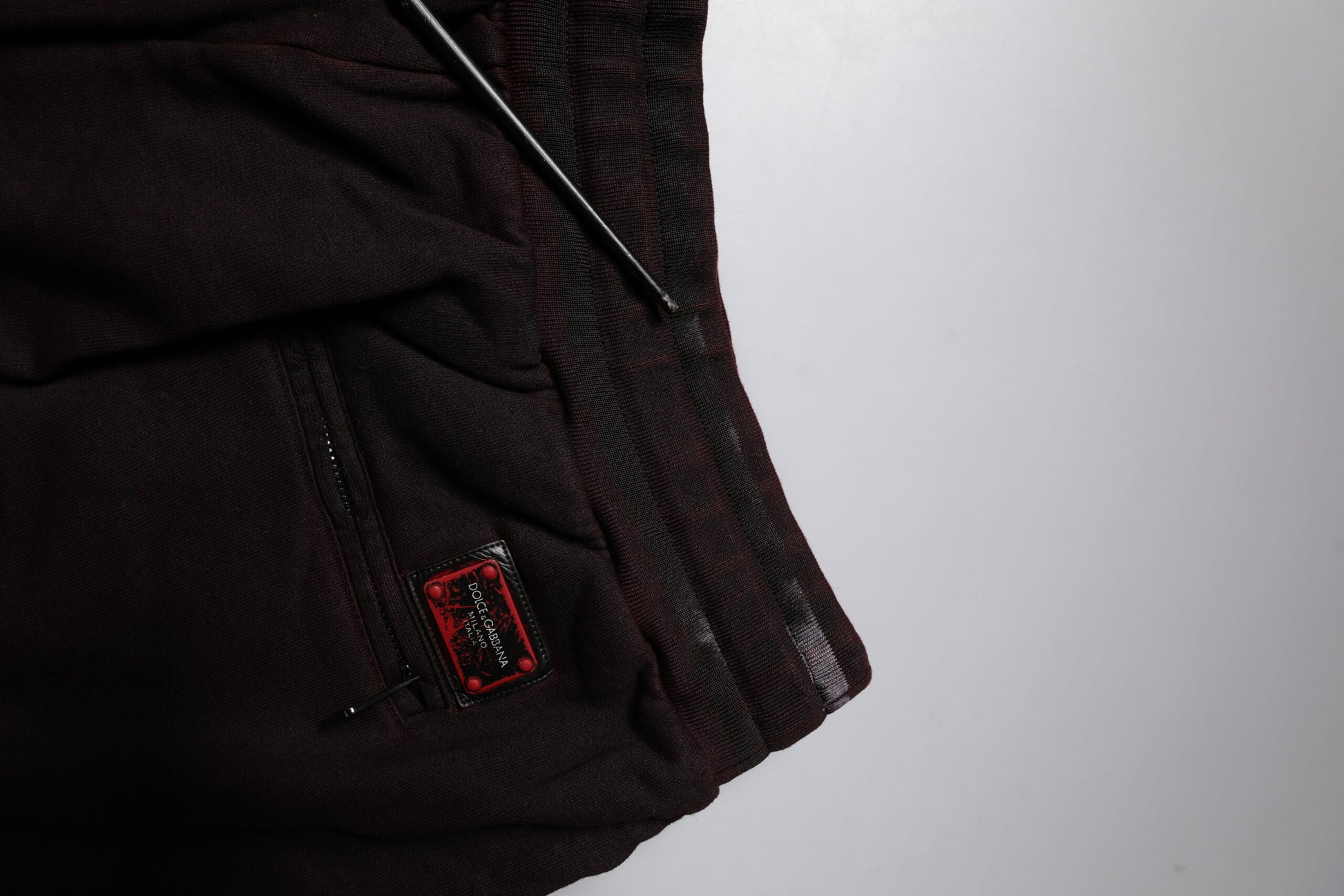 Dolce & Gabbana Maroon Baumwolle Logo Plaque Männer Bermuda Shorts