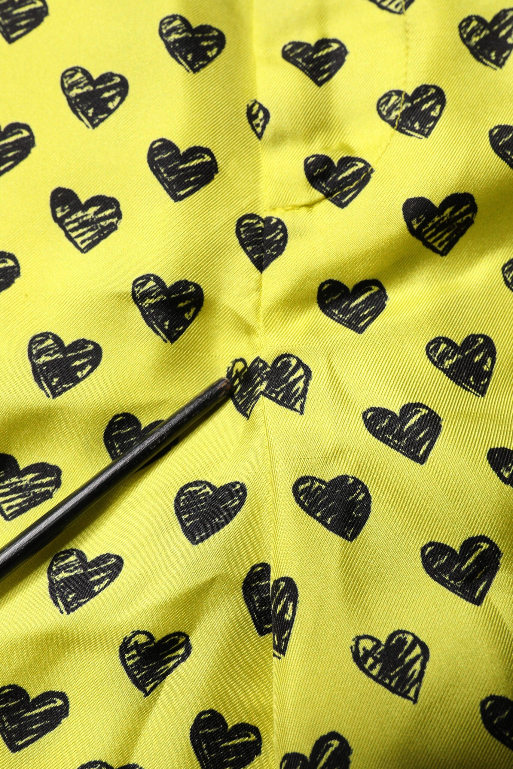 Dolce & Gabbana Grüne Bermudashorts mit Herz aus Seide