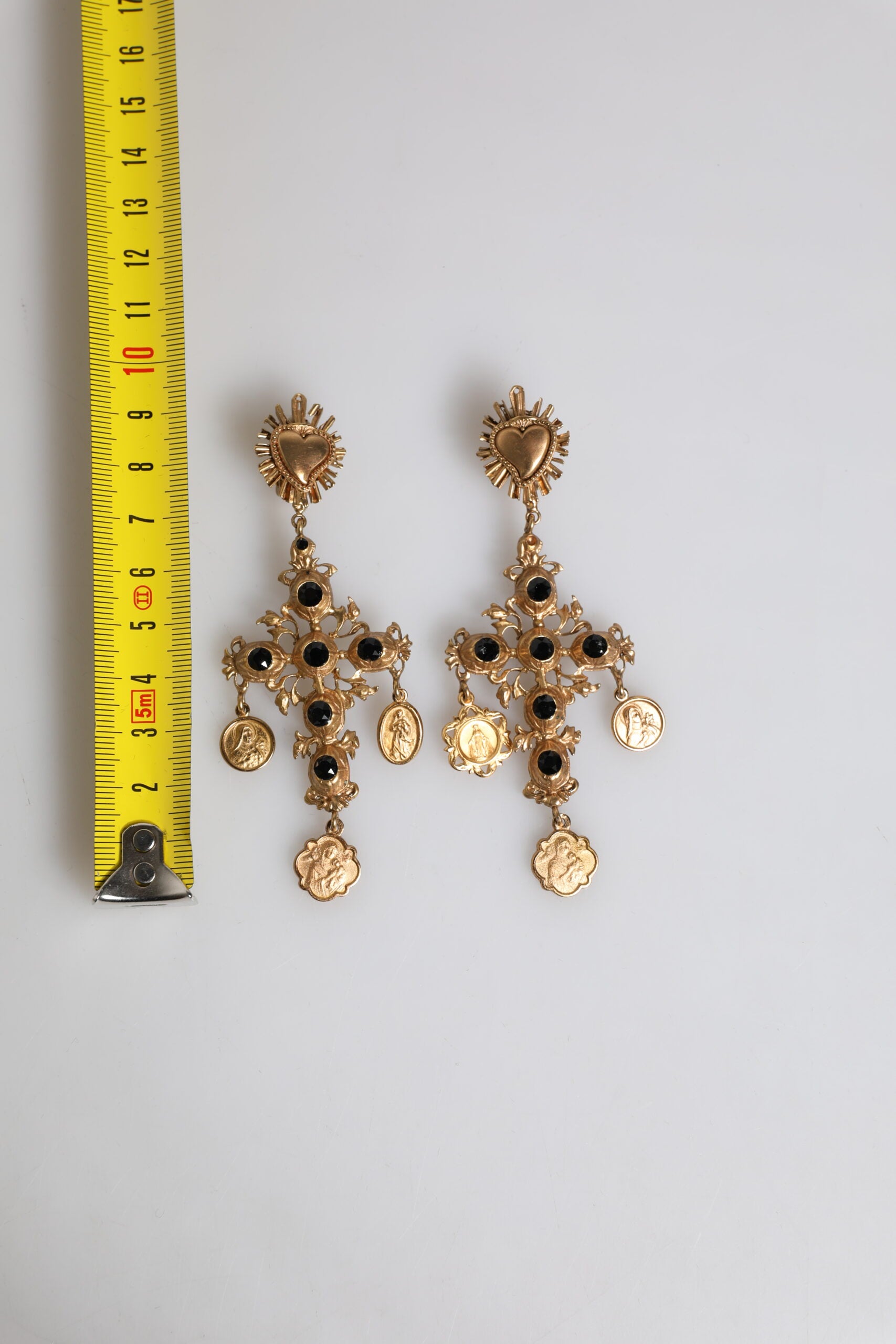 Dolce & Gabbana Gold-Schwarzes Kristallkreuz Heiliges Herz baumelnde Ohrringe