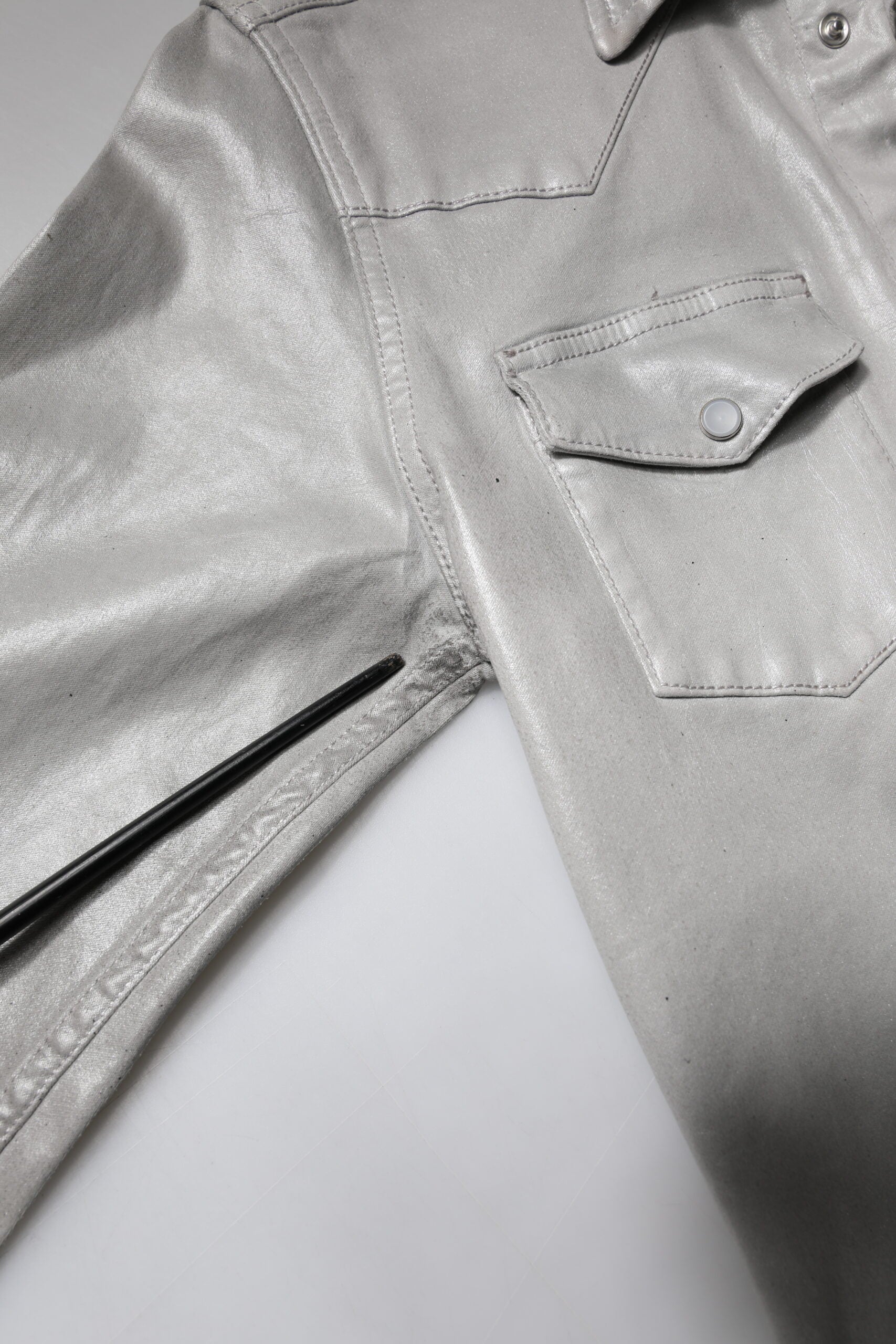 Dolce & Gabbana Metallisch graues Baumwollhemd mit Knopfleiste