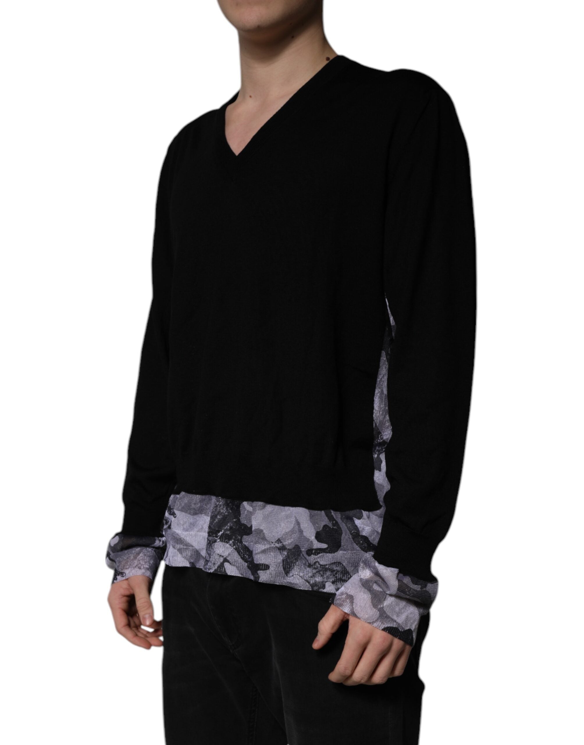 Dolce & Gabbana Schwarzer Camouflage Pullover mit V-Ausschnitt
