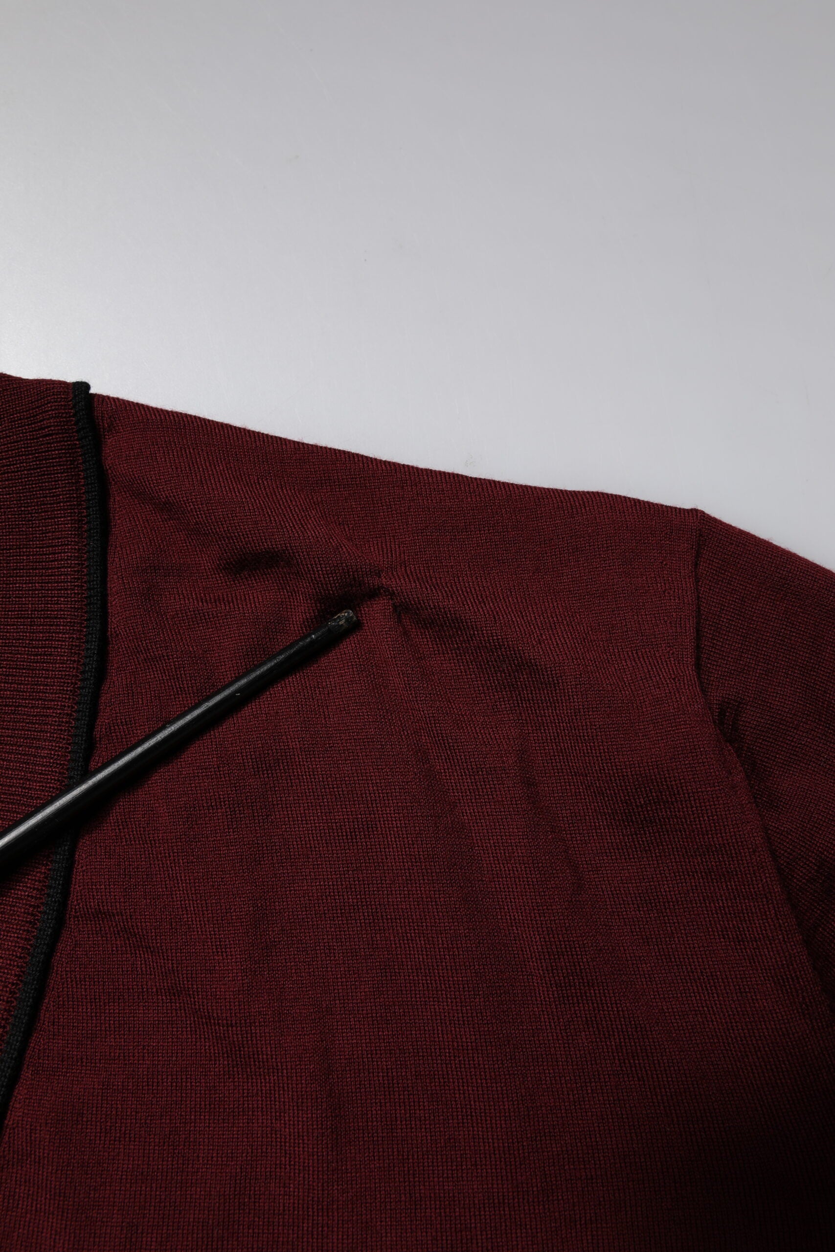 Dolce & Gabbana Kastanienbrauner Kaschmir-Pullover mit V-Ausschnitt für Männer