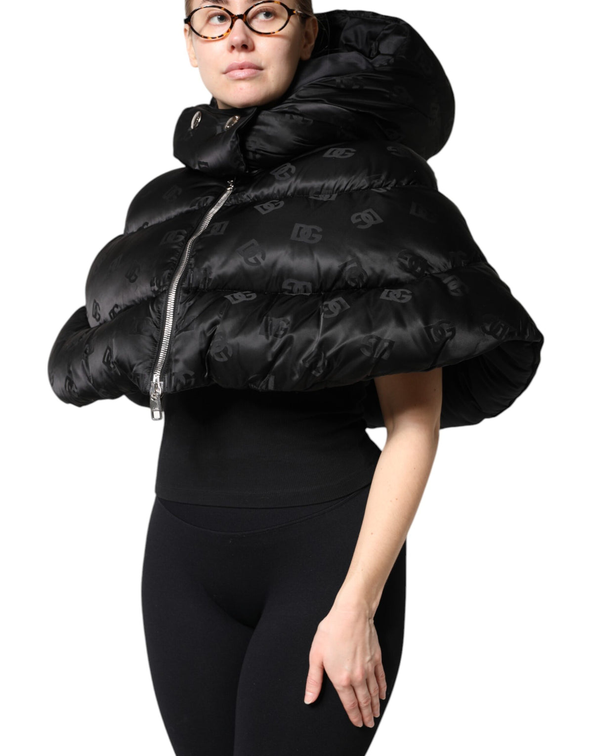 Dolce & Gabbana Zwarte Gevoerde Gewatteerde Hooded Cropped Jas Met Volledige Ritssluiting
