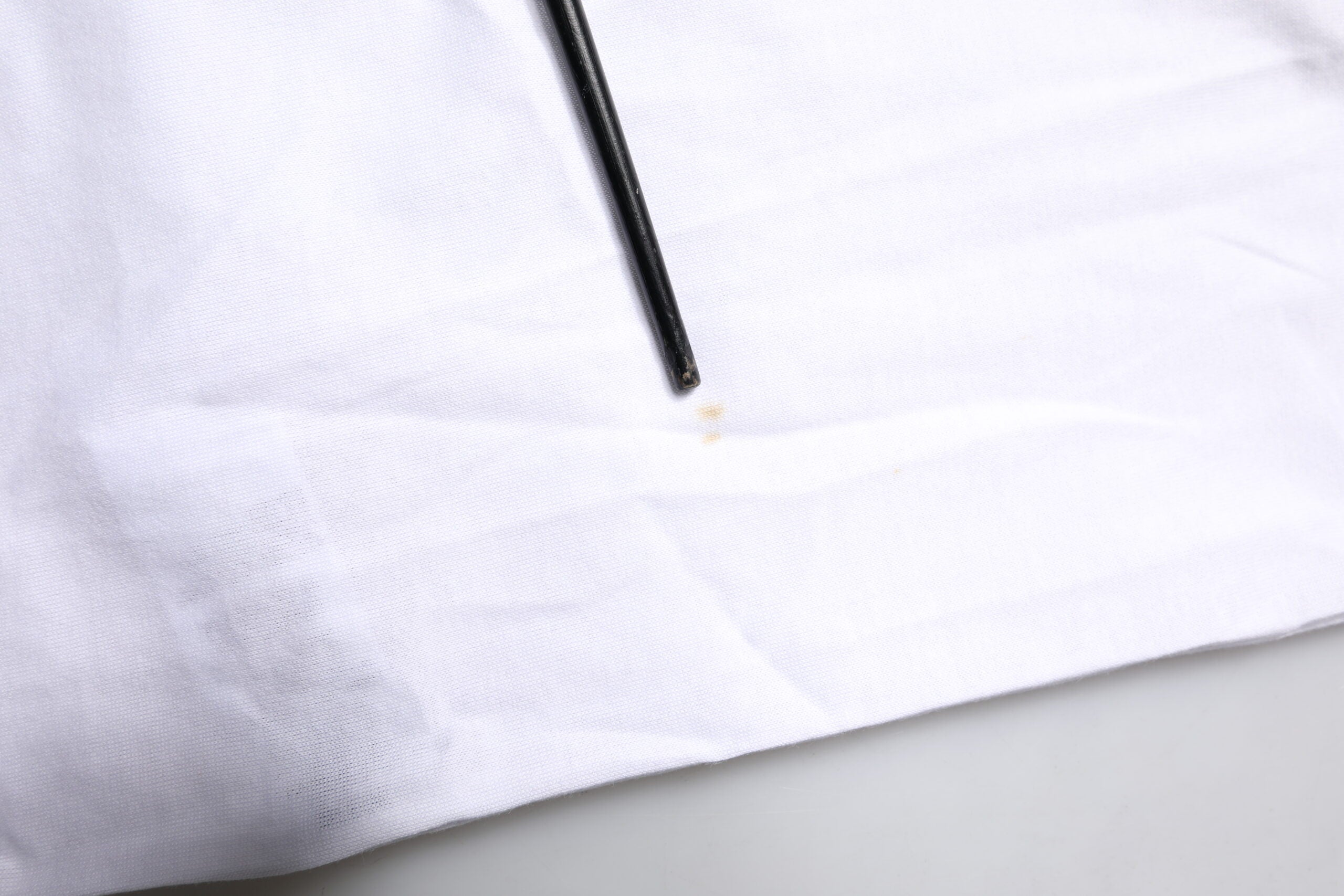 Dolce & Gabbana Weißes T-Shirt mit Rundhalsausschnitt und Logodruck aus Baumwolle