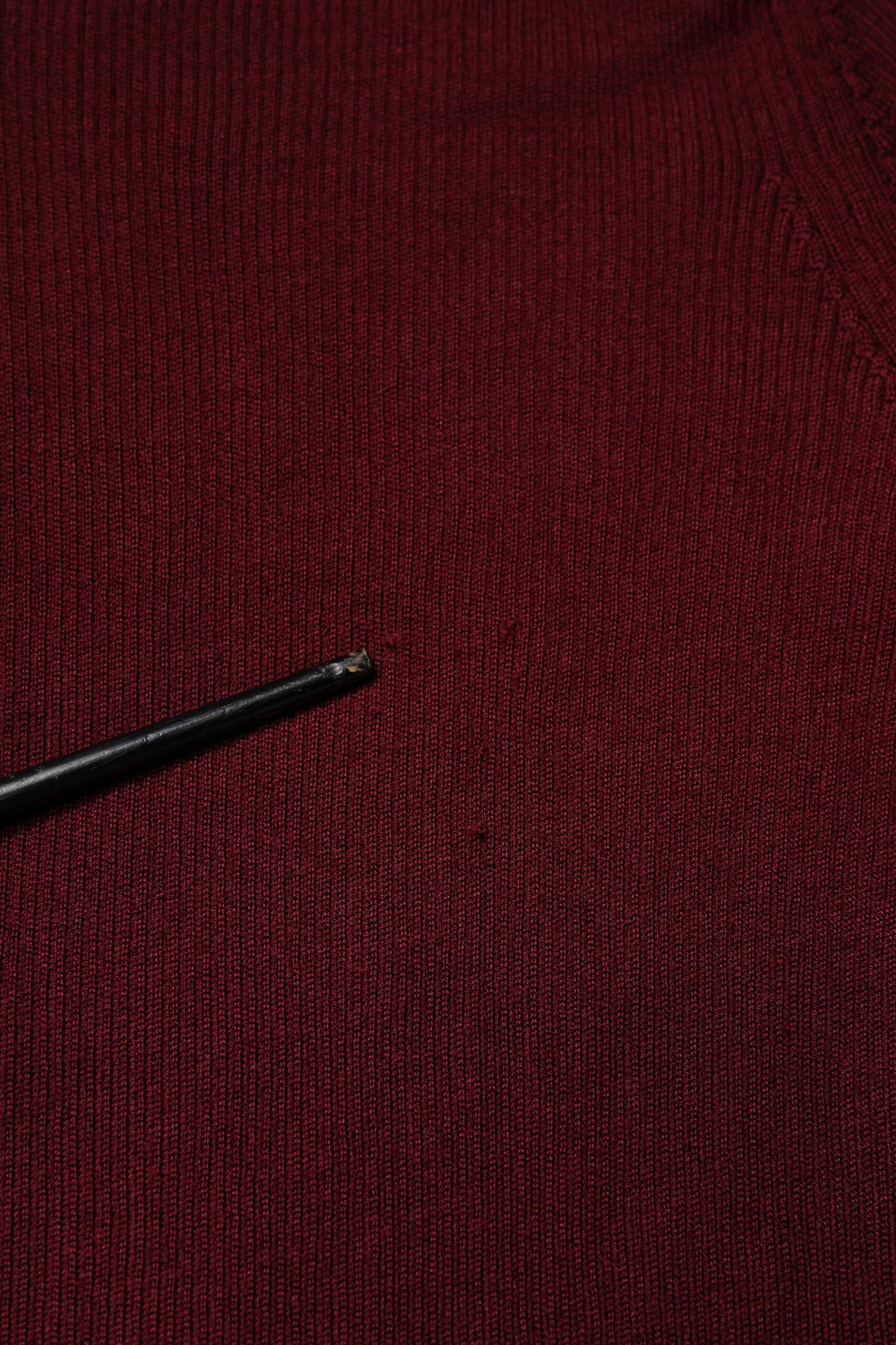 Dolce & Gabbana Burgunderfarbener Rollkragenpullover mit langen Ärmeln