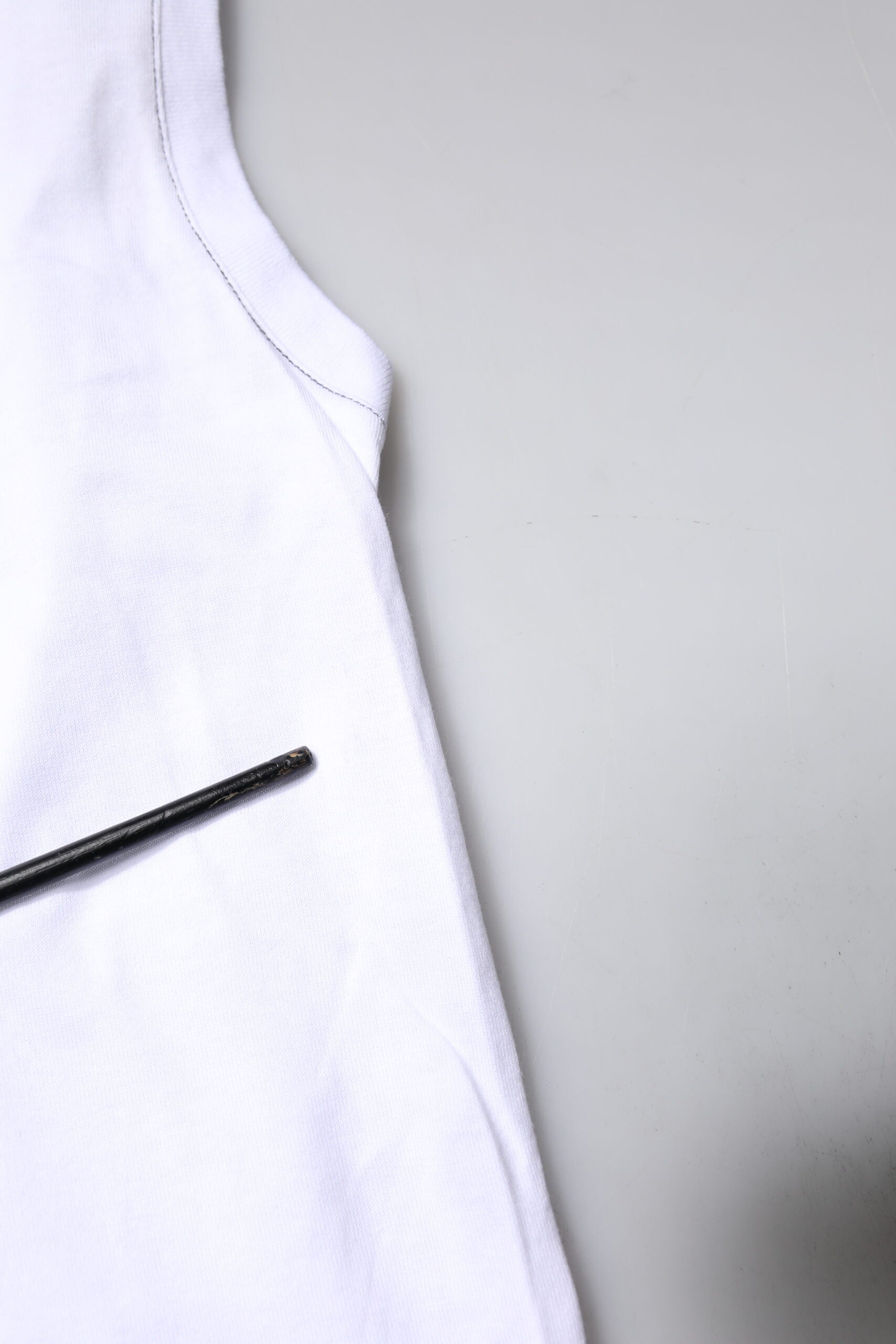 Dolce & Gabbana Weißes ärmelloses bedrucktes Tank-T-Shirt aus Baumwolle