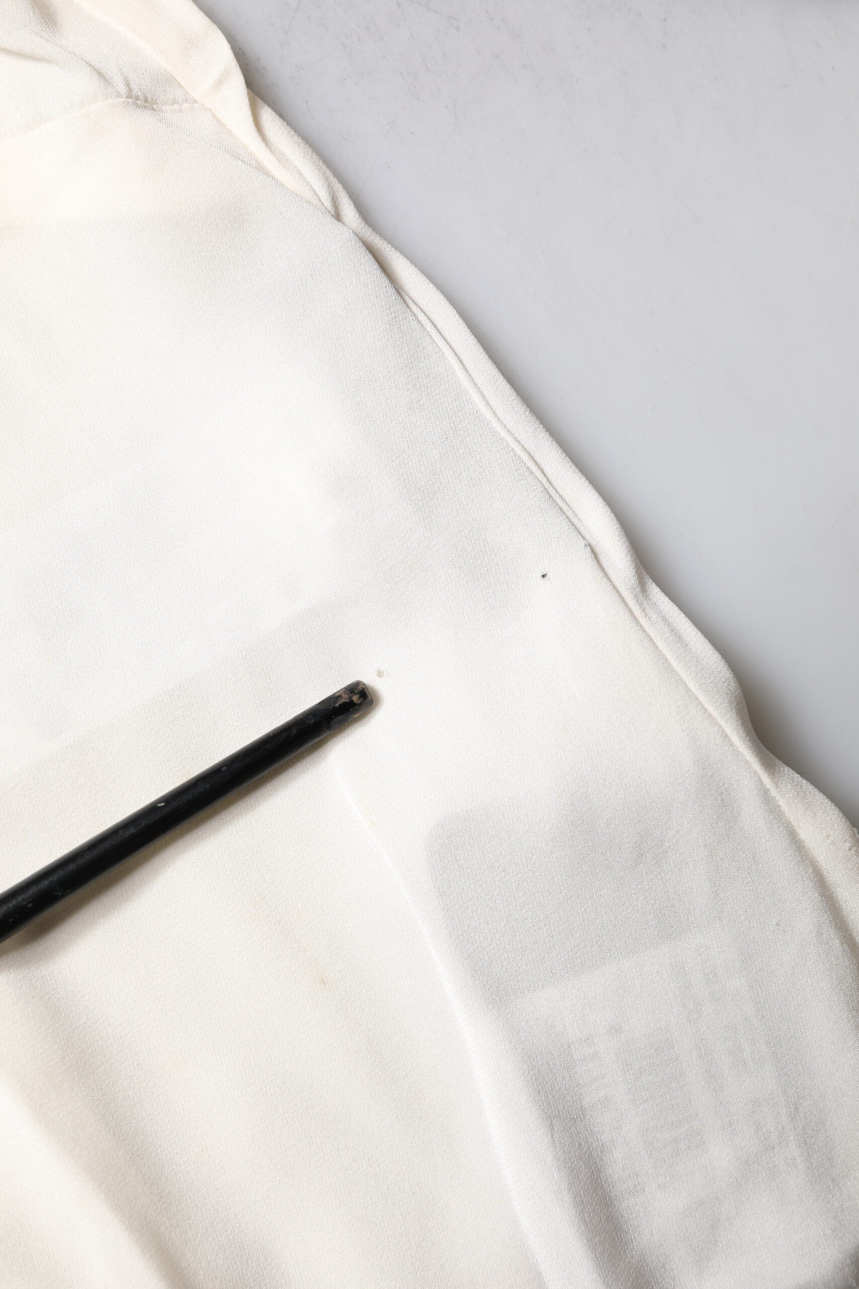 Dolce & Gabbana Cremefarbenes Blusentop mit floraler Spitze und langen Ärmeln