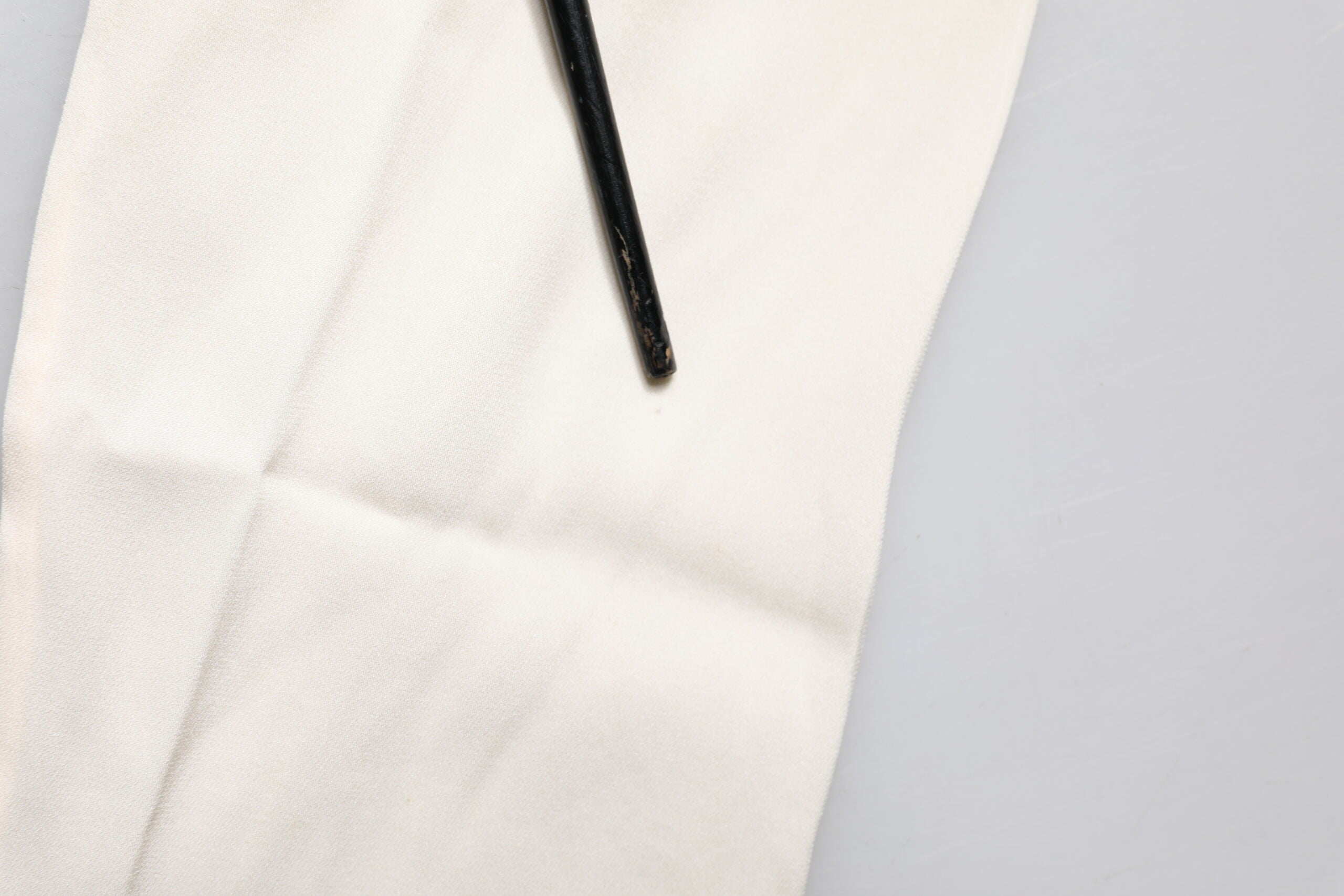 Dolce & Gabbana Cremefarbenes Blusentop mit floraler Spitze und langen Ärmeln