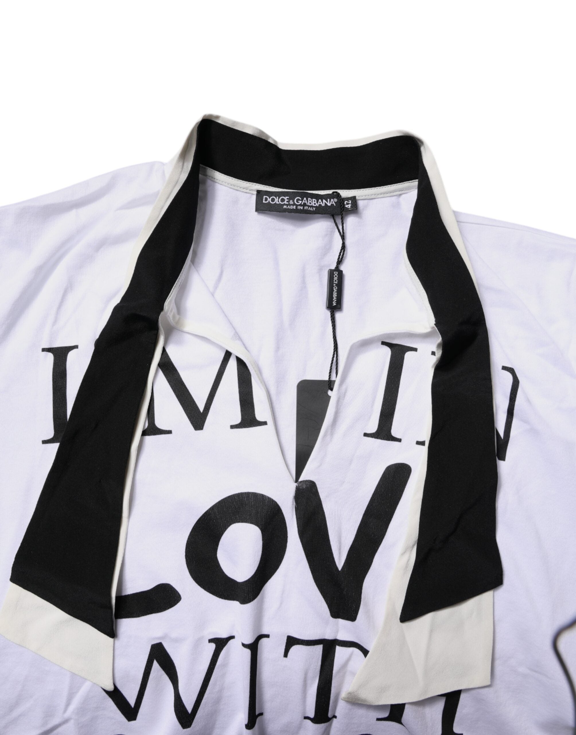 Dolce & Gabbana Weißes T-Shirt mit Ascot-Kragen aus Baumwoll-Seidenmischung