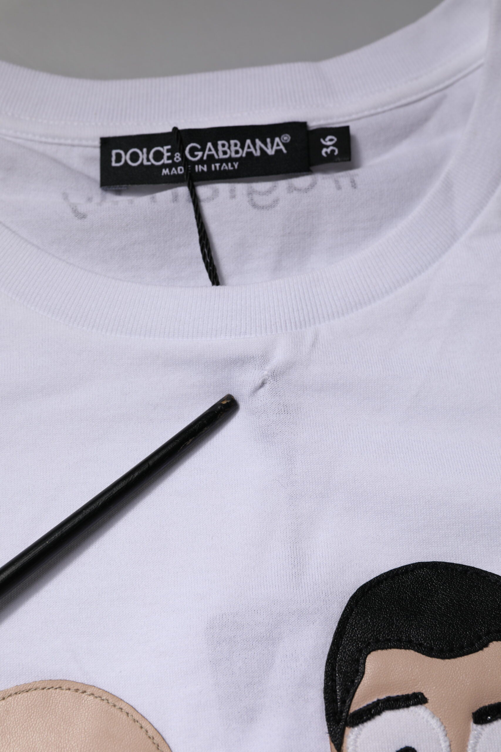 Dolce & Gabbana Weißes Baumwoll-T-Shirt mit Stickerei #DGFAMILY