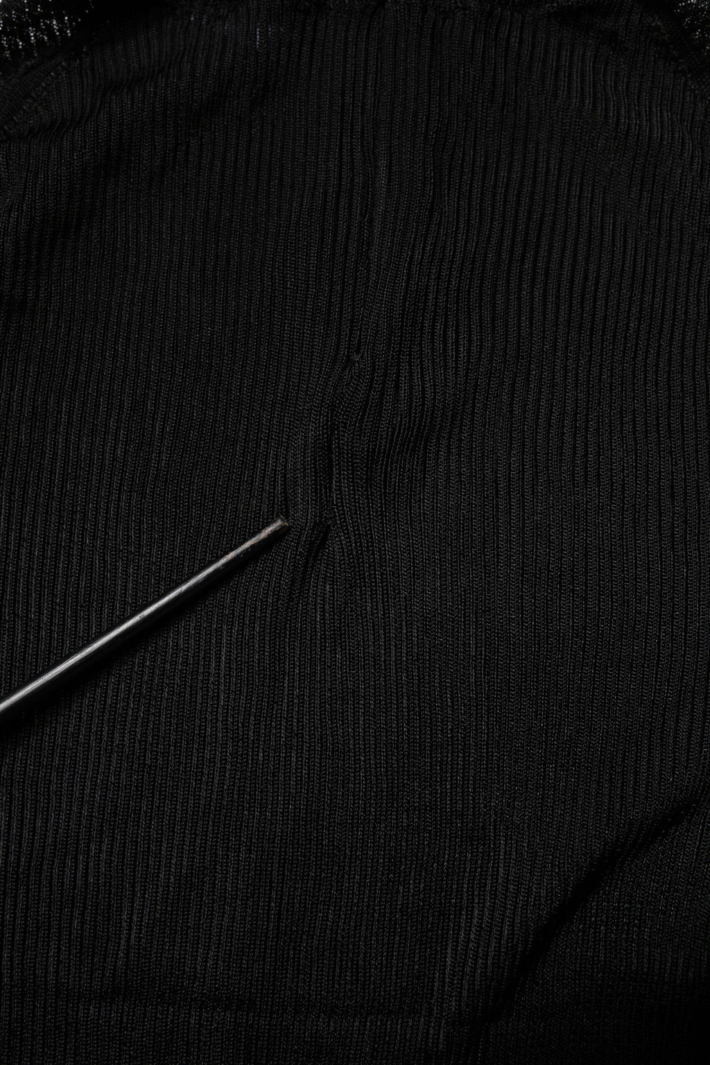 Dolce & Gabbana Schwarzes Strick-Top mit langen Ärmeln und schmalem Rollkragen