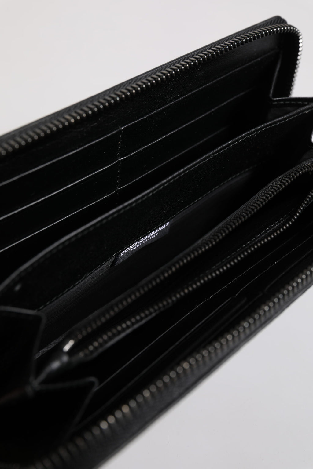 Dolce & Gabbana Schwarzes Leder Logo-Plakette Zip Around Continental Brieftasche