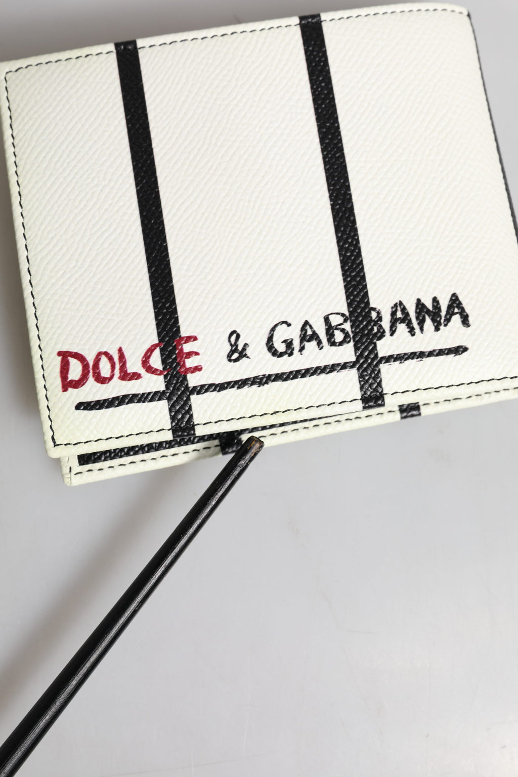 Dolce & Gabbana Weißes Leder DG Crown Royals Bifold Card Holder Wallet