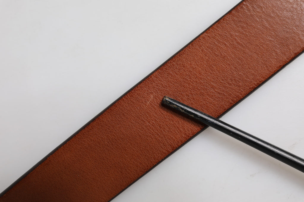 Dolce & Gabbana Brauner Ledergürtel mit goldener Kristallschnalle