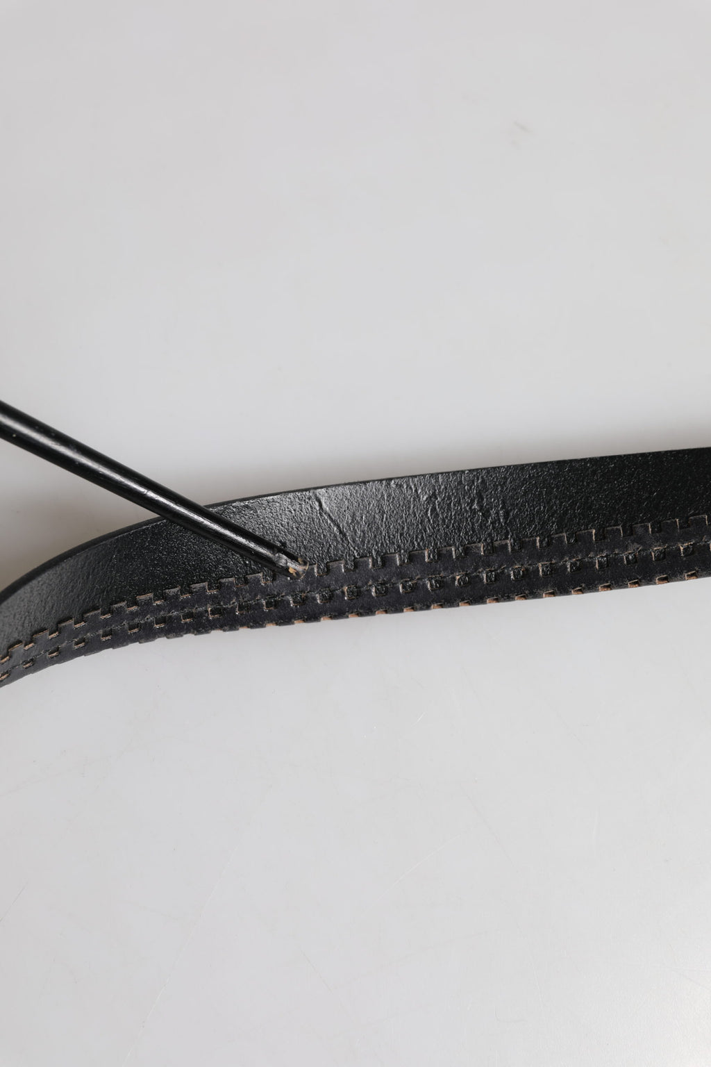 Dolce & Gabbana Schwarzer Leder Gürtel mit silberfarbener Metallschnalle