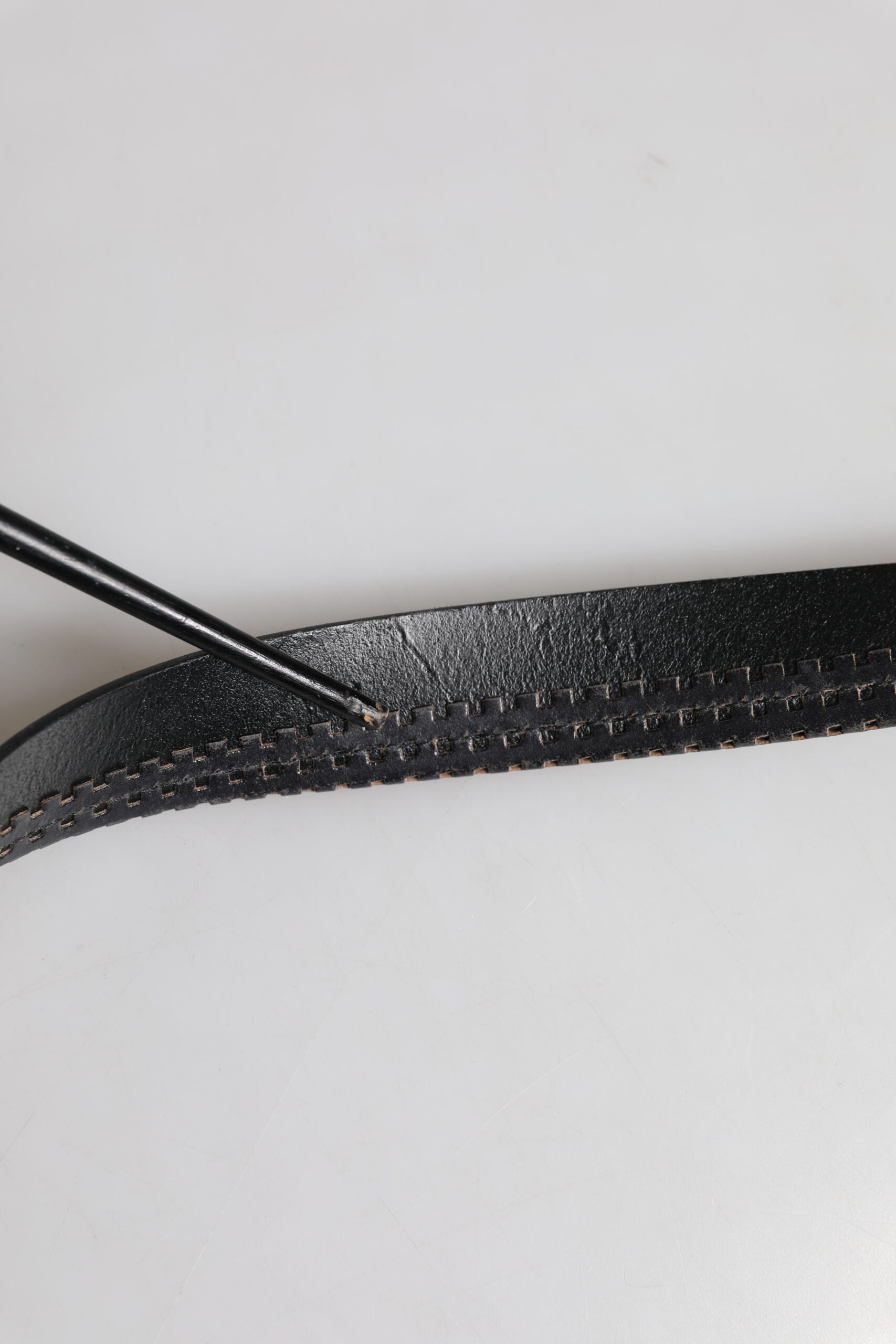 Dolce & Gabbana Schwarzer Leder Gürtel mit silberfarbener Metallschnalle