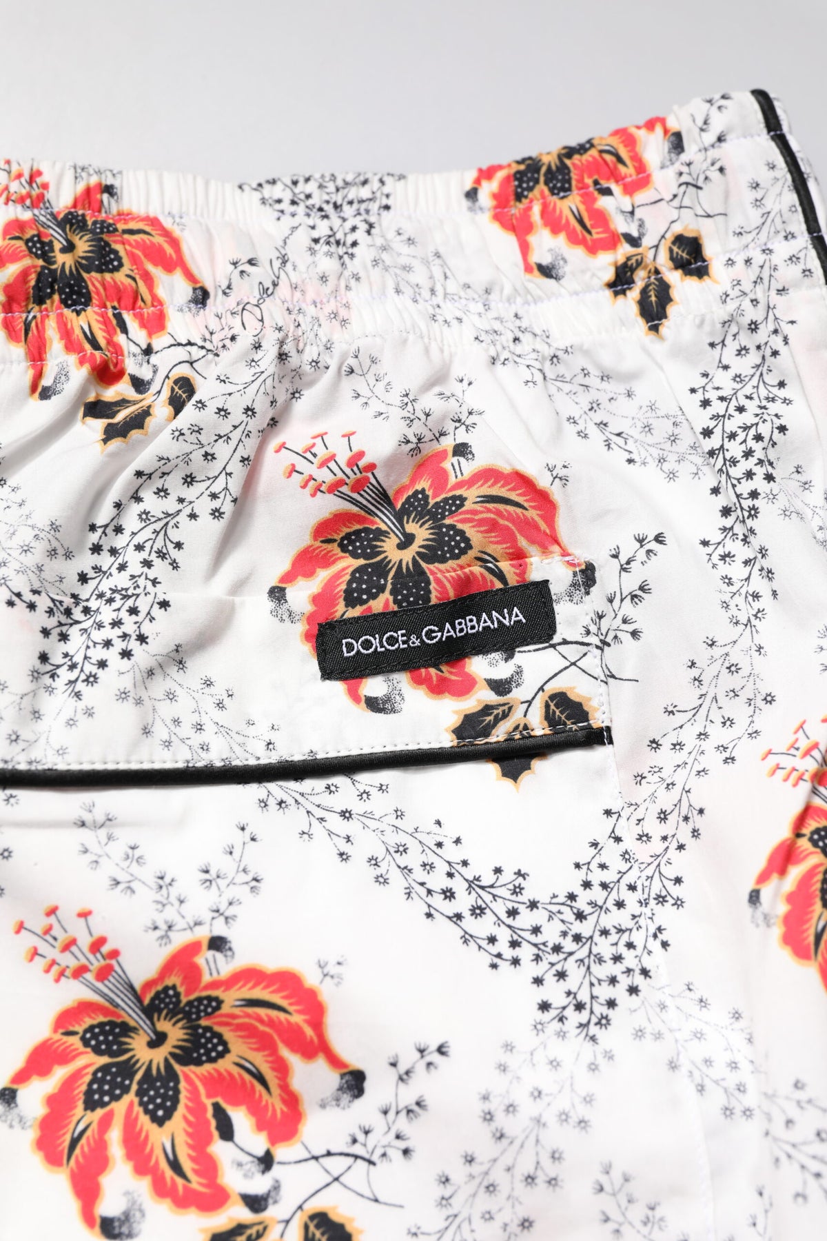 Dolce & Gabbana Schlafanzug-Set aus Baumwolle mit mehrfarbigem Blumenmuster