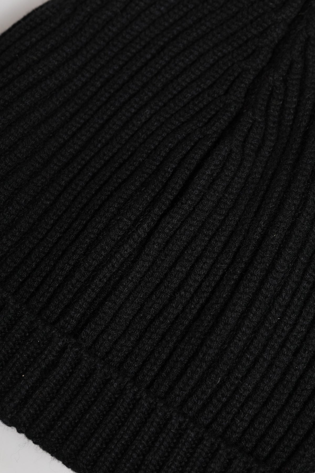 Dolce & Gabbana Schwarze Kaschmir-Strickmütze für den Winter