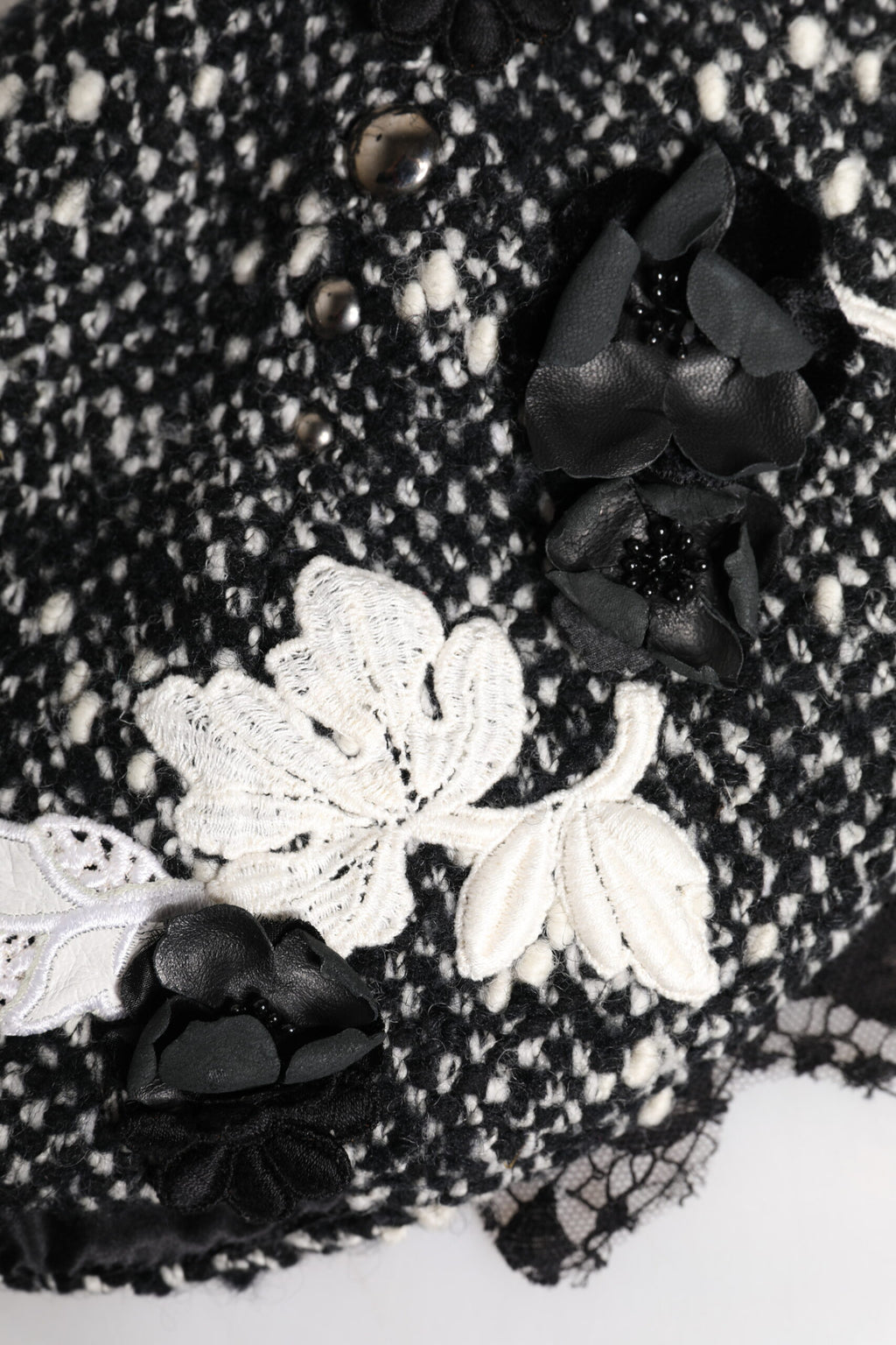 Dolce & Gabbana Cloche-Hut aus schwarzer Wolle mit weißer Blumenverzierung