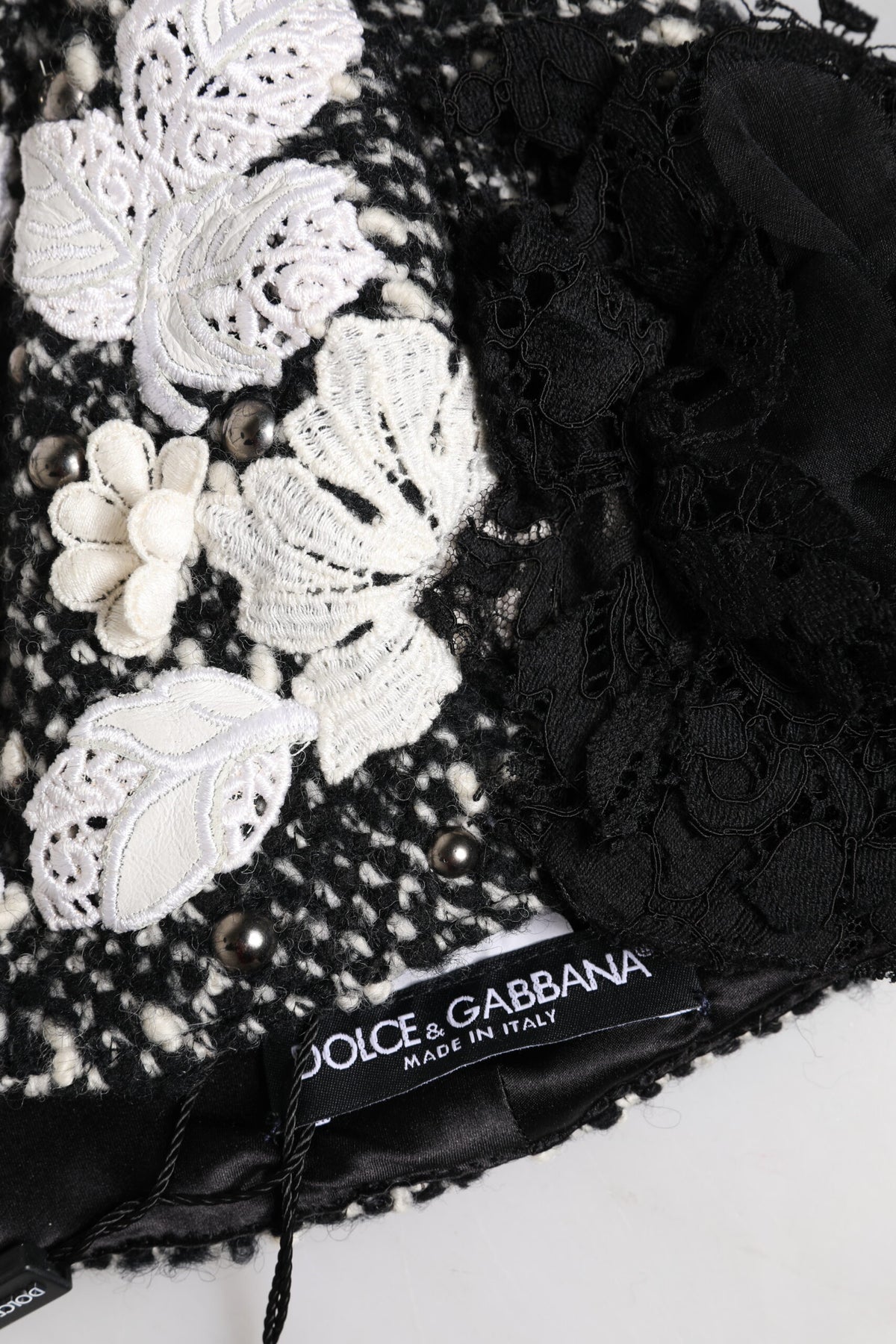 Dolce & Gabbana Zwarte Wollen Cloche Hoed met Witte Bloemenborduursels
