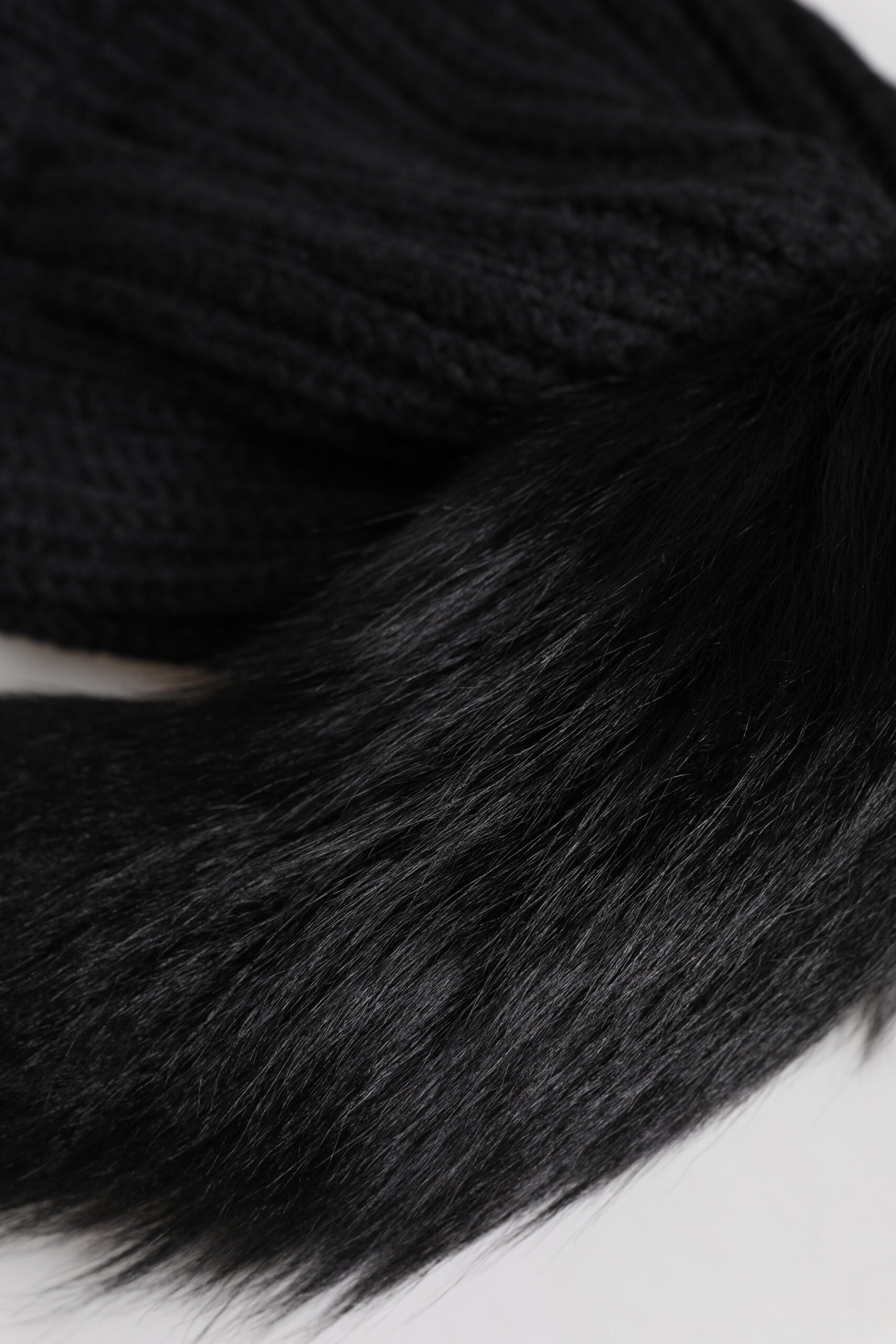 Dolce & Gabbana Schwarz Acryl gestrickt Pelz Winter Beanie Hut