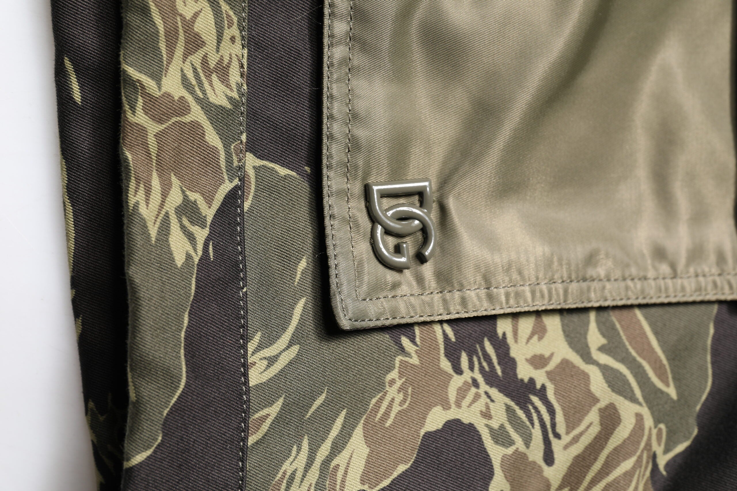 Dolce & Gabbana Mehrfarbige Camouflage-Baumwoll-Bomberjacke