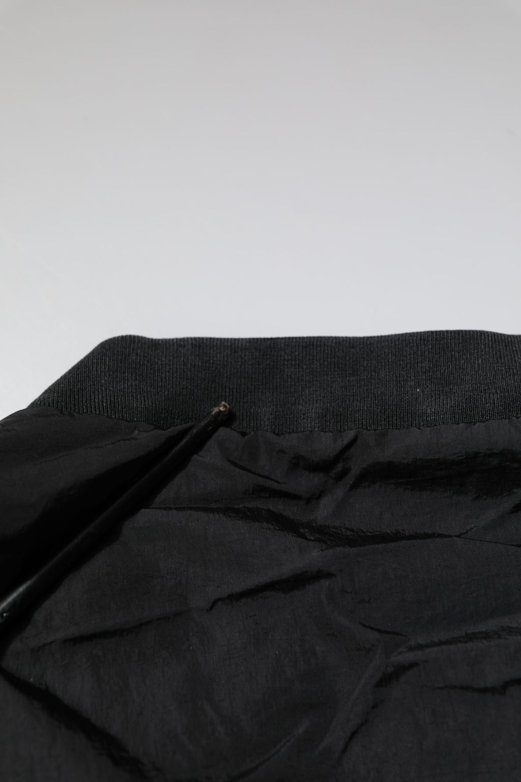 Dolce & Gabbana Schwarze Nylon-Logo-Bomberjacke mit durchgehendem Reißverschluss
