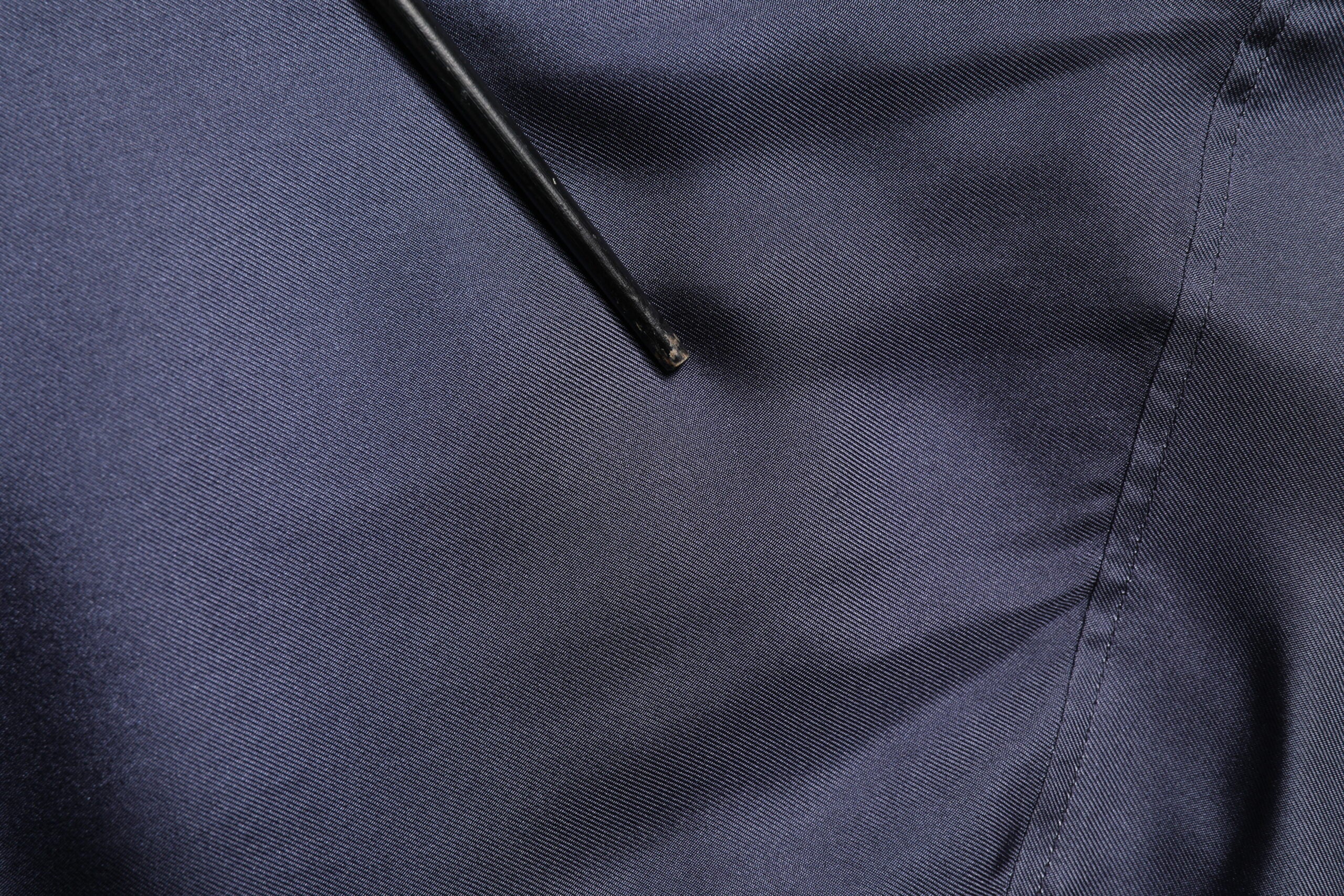 Dolce & Gabbana Dunkelblaues Seidenhemd im Zweireiherlook