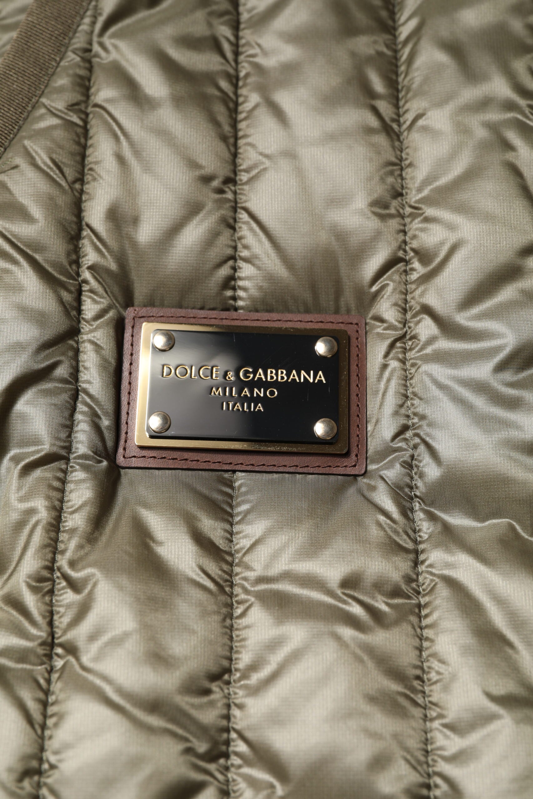 Dolce & Gabbana Braune Logo-Plakette Steppweste Jacke