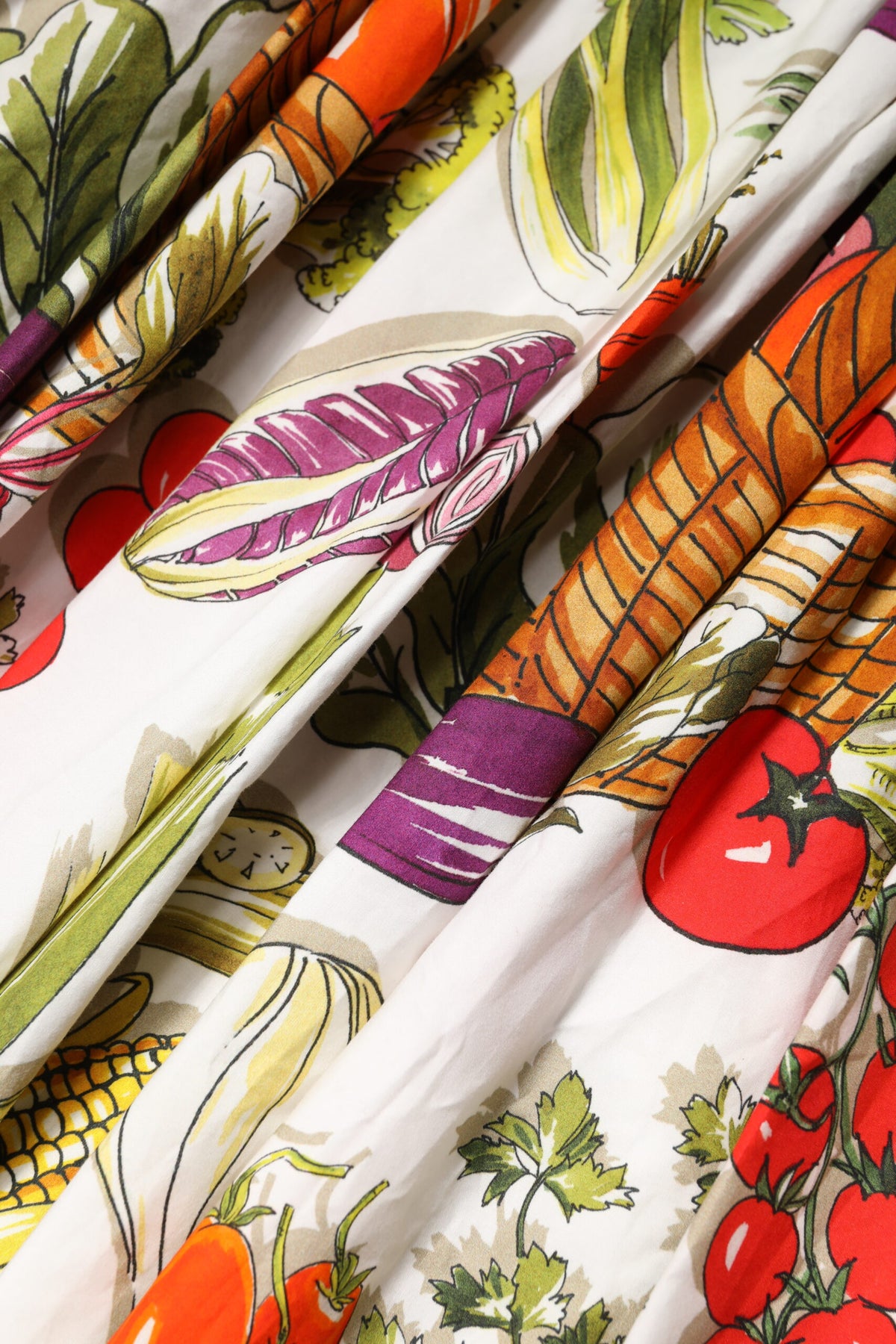 Dolce & Gabbana Witte Mouwloze A-lijn Jurk met Groenteprint