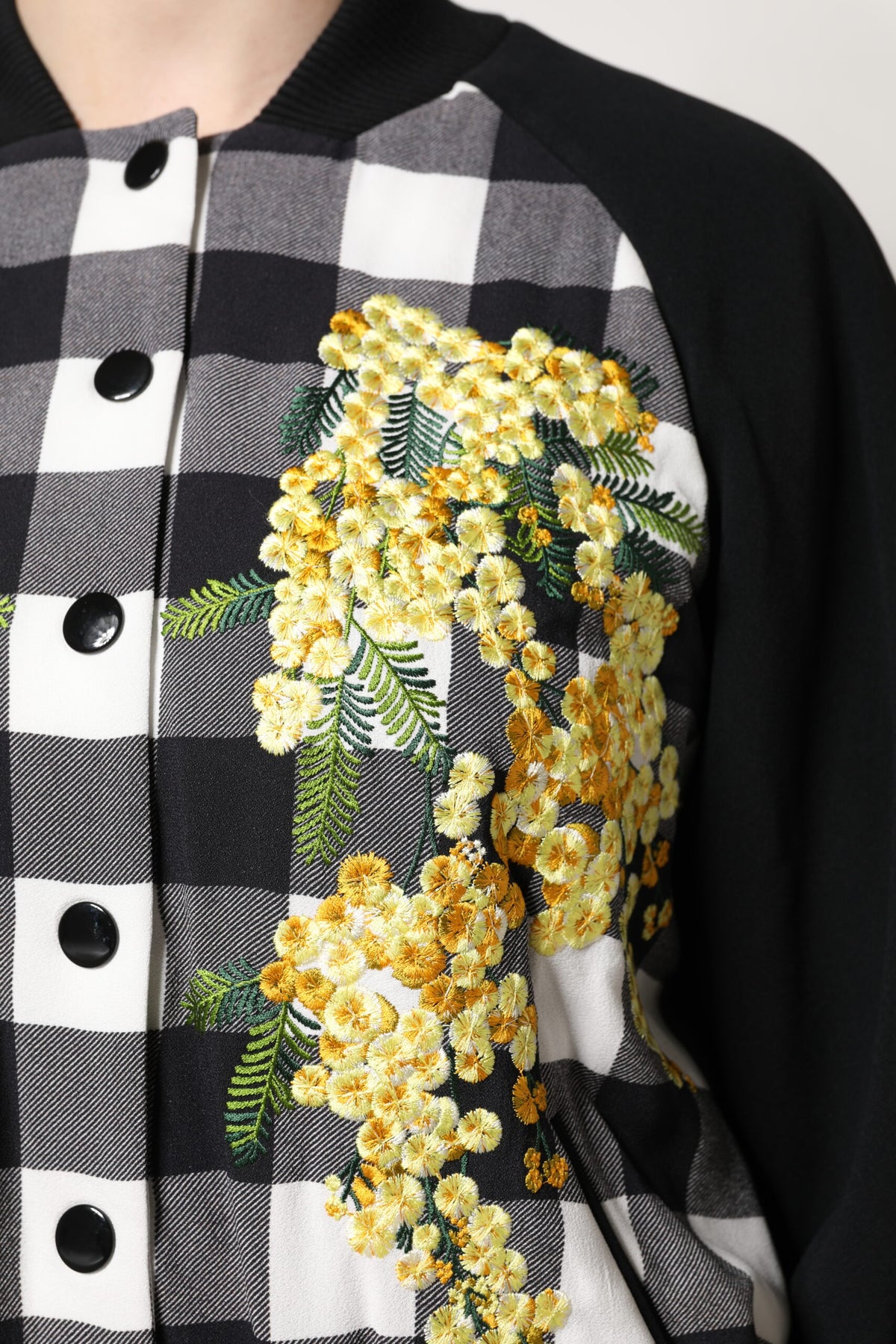 Dolce & Gabbana Jacke mit Blumenmuster und Karomuster in Schwarz-Weiß mit Knopfleiste