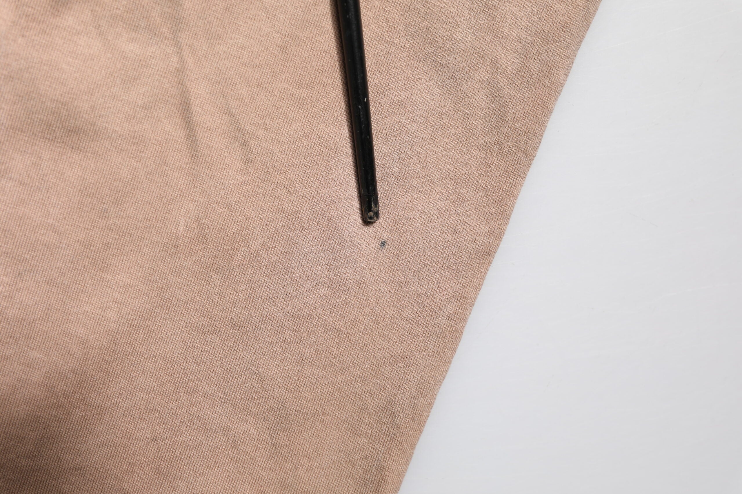 Dolce & Gabbana Beigefarbenes T-Shirt mit Tie-Dye-Logo-Print in Kurzform