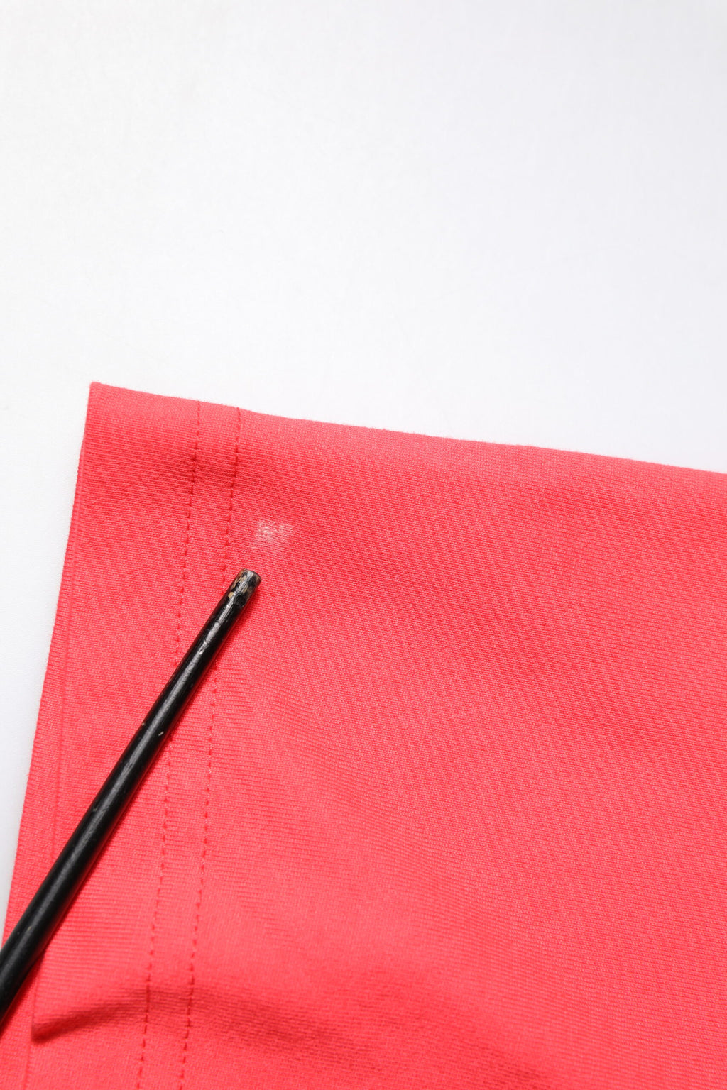 Dolce & Gabbana Rotes T-Shirt mit Rundhalsausschnitt und Schriftzug aus Baumwolle