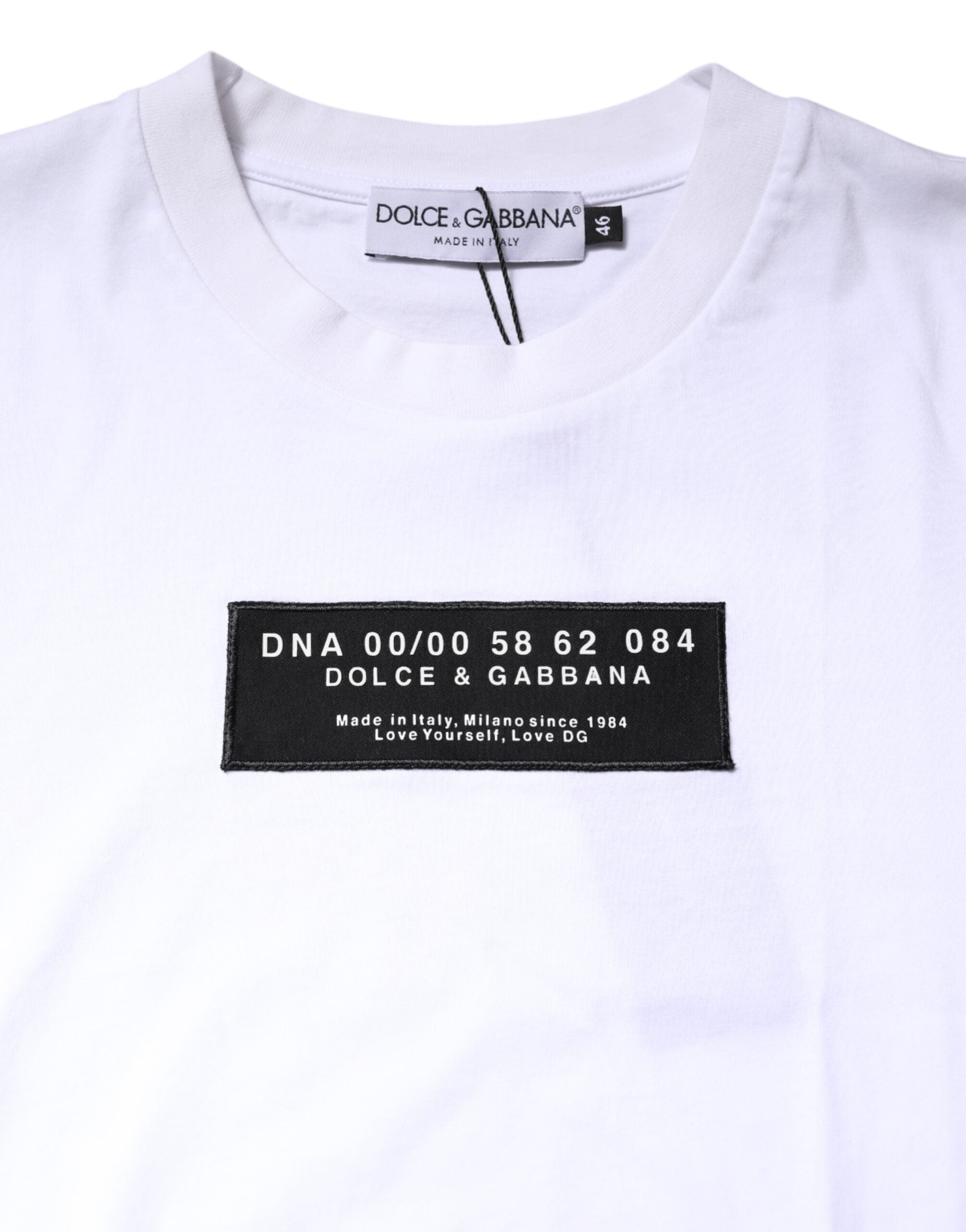 Dolce & Gabbana Weißes T-Shirt mit Rundhalsausschnitt und Logo-Patch aus Baumwolle