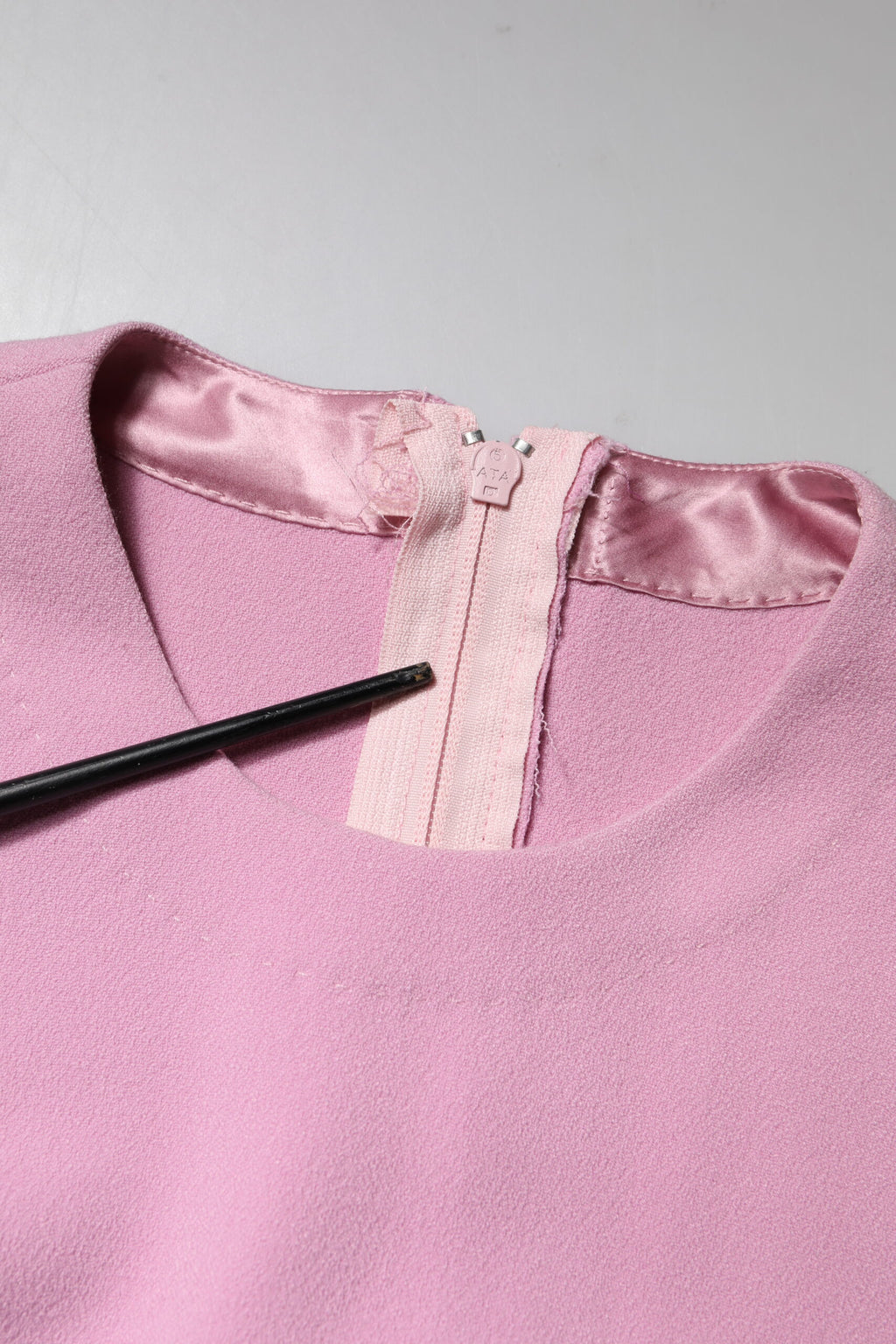 Dolce & Gabbana Rosa Polyester Langärmeliges Etuikleid Minikleid