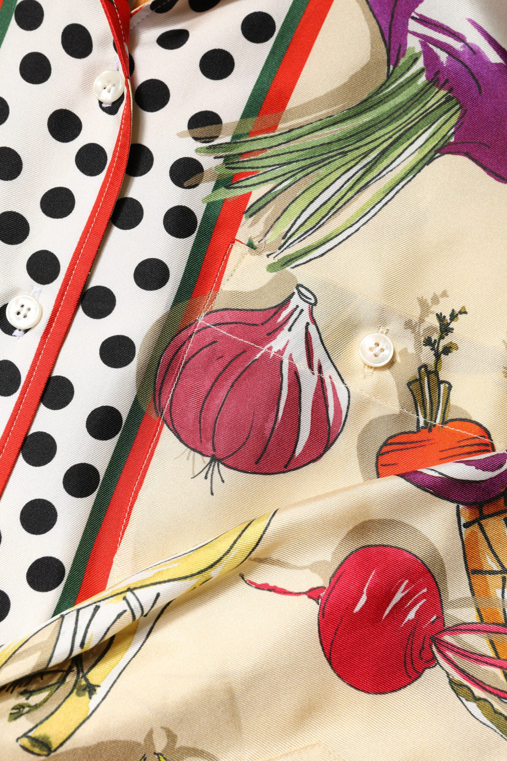 Dolce & Gabbana Seidentop mit langen Ärmeln und mehrfarbigem Gemüseprint