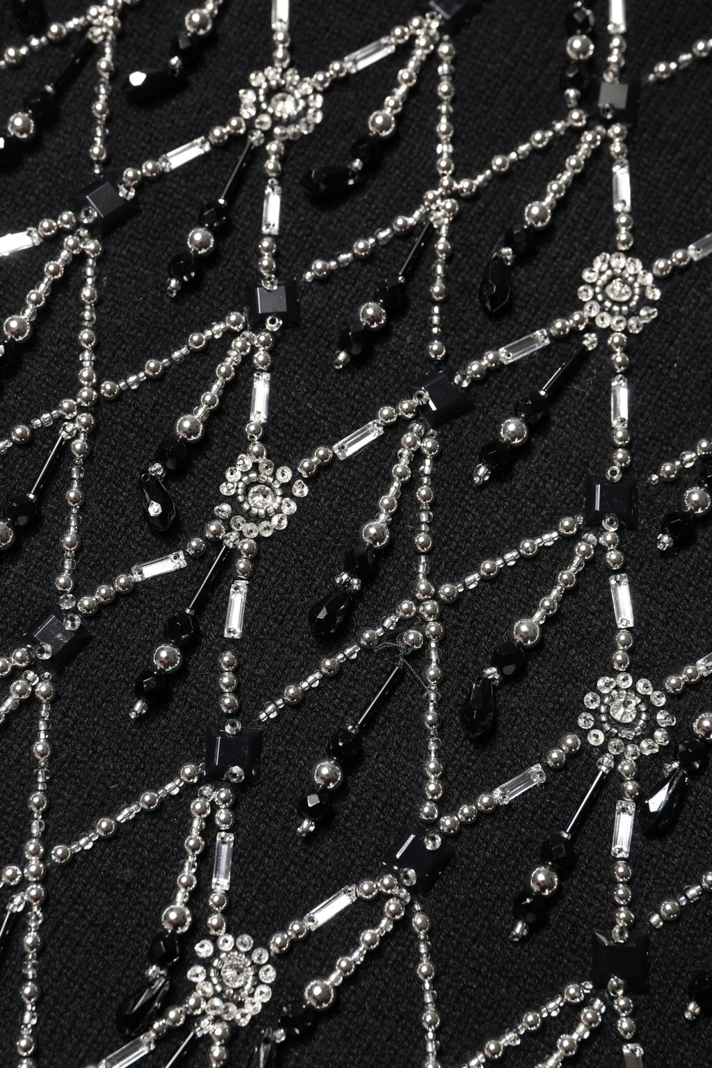 Dolce & Gabbana Schwarzes Kaschmir-Top mit langen Ärmeln und Verzierungen