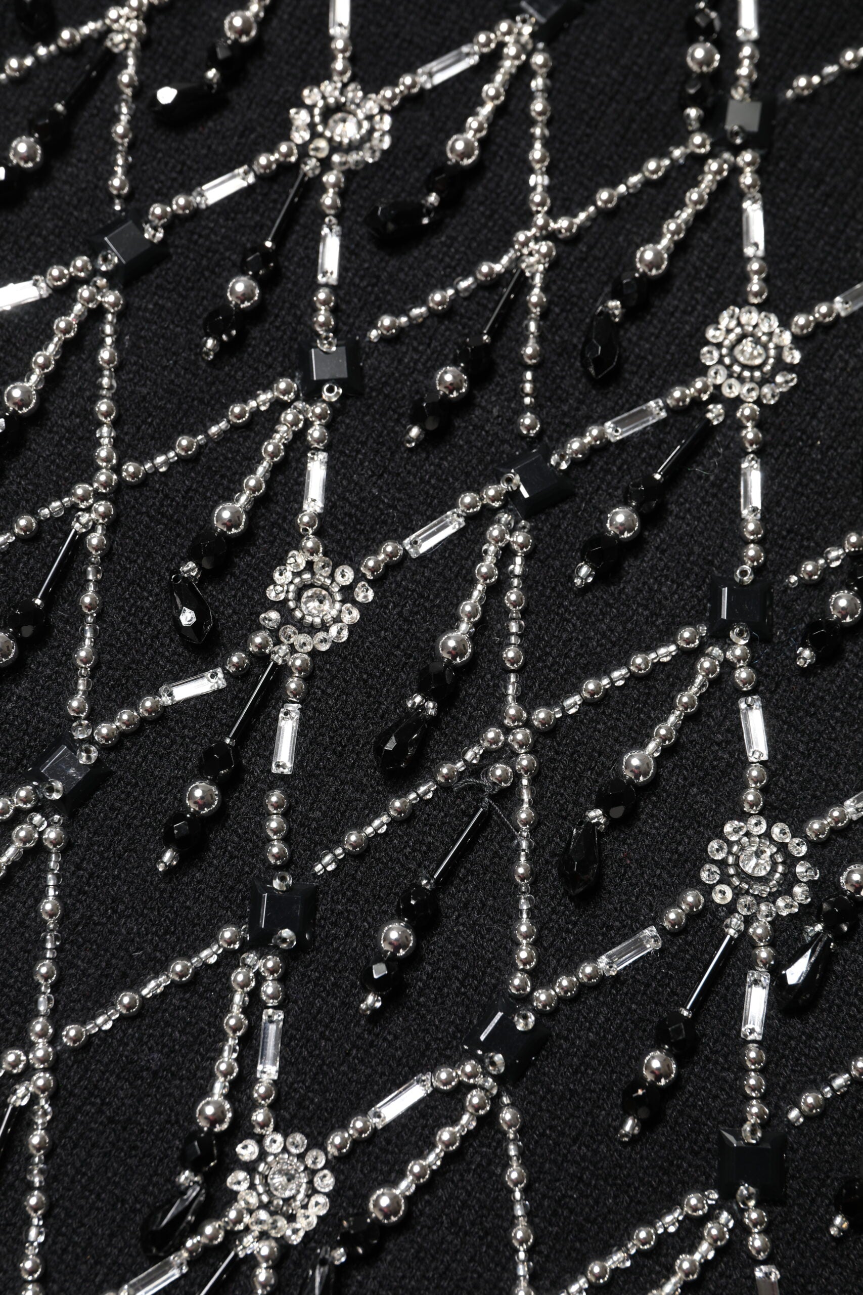 Dolce & Gabbana Schwarzes Kaschmir-Top mit langen Ärmeln und Verzierungen
