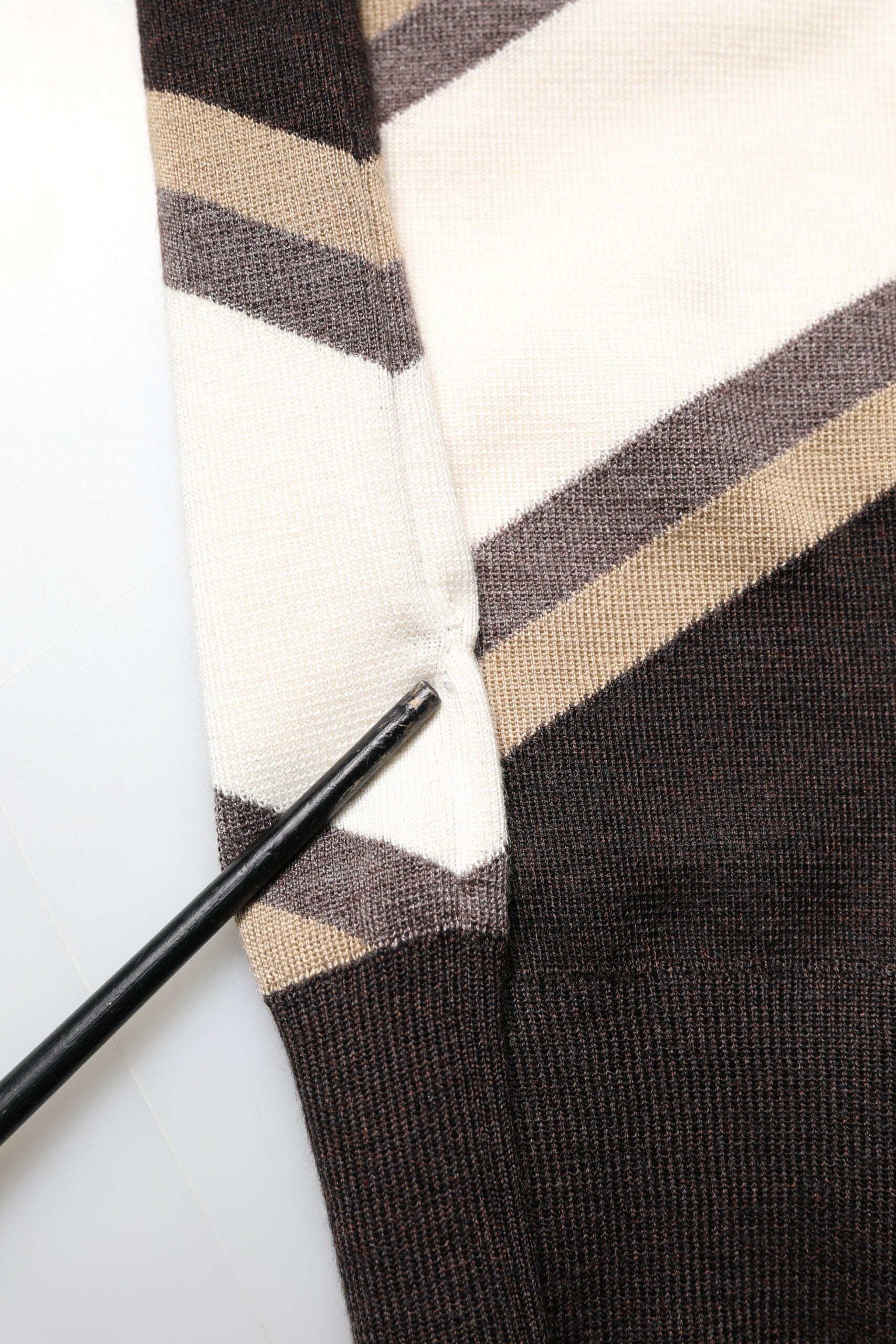 Dolce & Gabbana Mehrfarbig gestreifter Pullover mit Rundhalsausschnitt