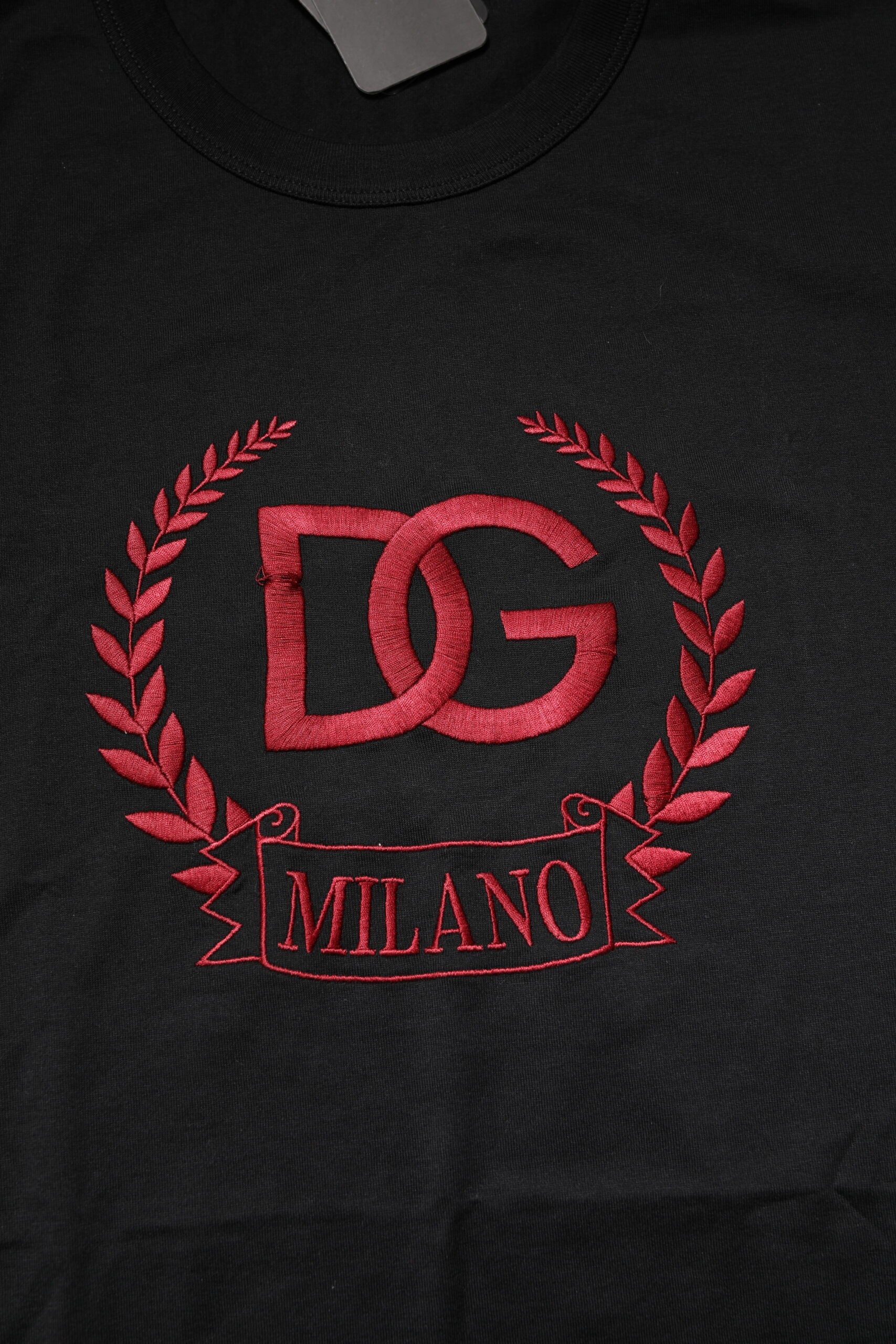 Dolce & Gabbana Schwarzes T-Shirt mit Rundhalsausschnitt aus bestickter Baumwolle