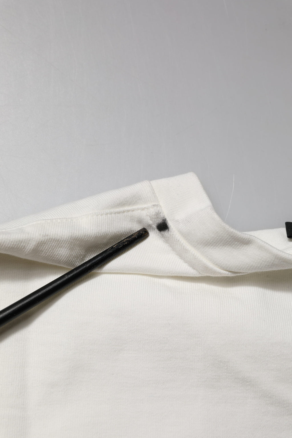 Dolce & Gabbana Weißes T-Shirt mit Rundhalsausschnitt und DG-Logo-Druck aus Baumwolle