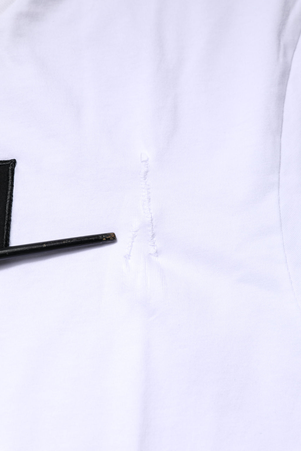 Dolce & Gabbana Weißes T-Shirt mit Rundhalsausschnitt und Logo-Patch aus Baumwolle