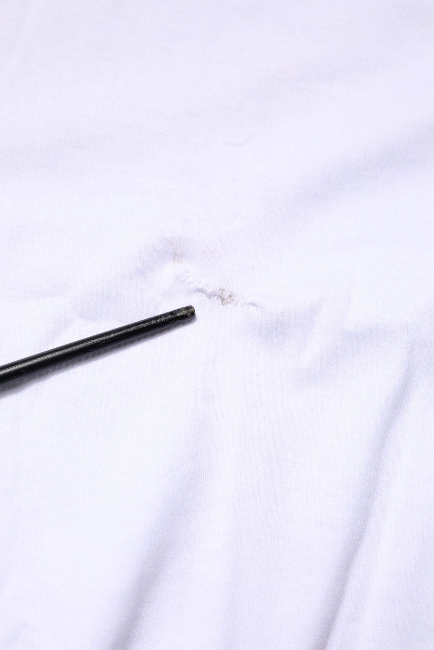 Dolce & Gabbana Weißes Baumwoll-T-Shirt mit DG-Kronen-Stickerei