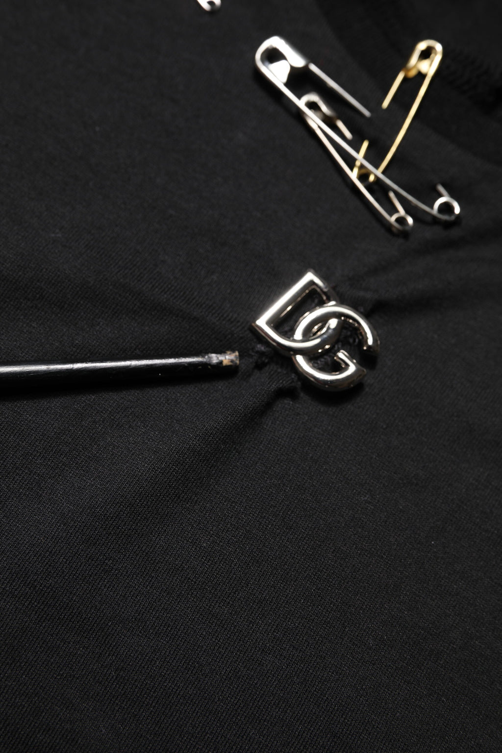 Dolce & Gabbana Schwarzes T-Shirt mit Logo-Verzierung und kurzen Ärmeln