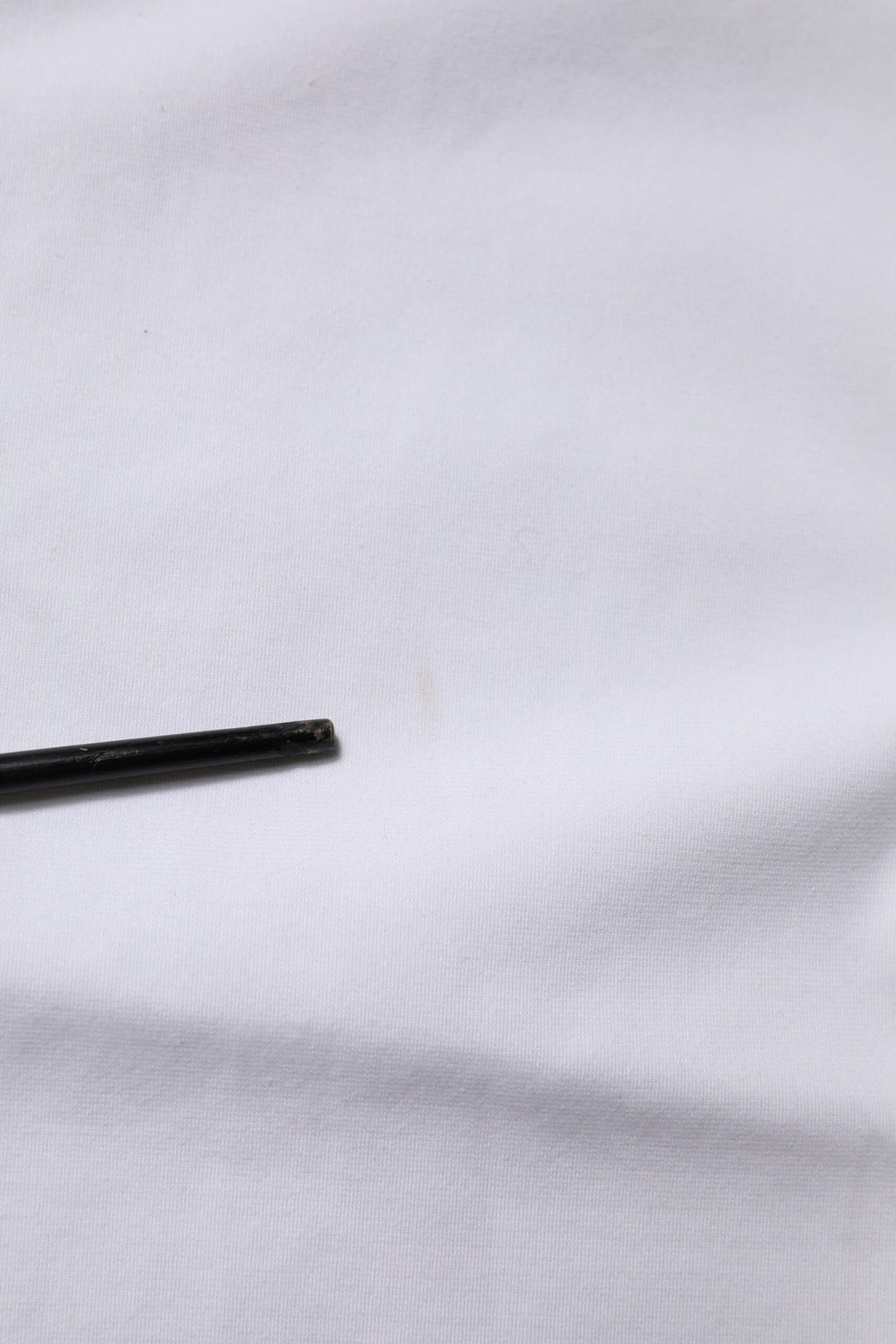 Dolce & Gabbana Weißes T-Shirt mit Logo-Verzierung und kurzen Ärmeln